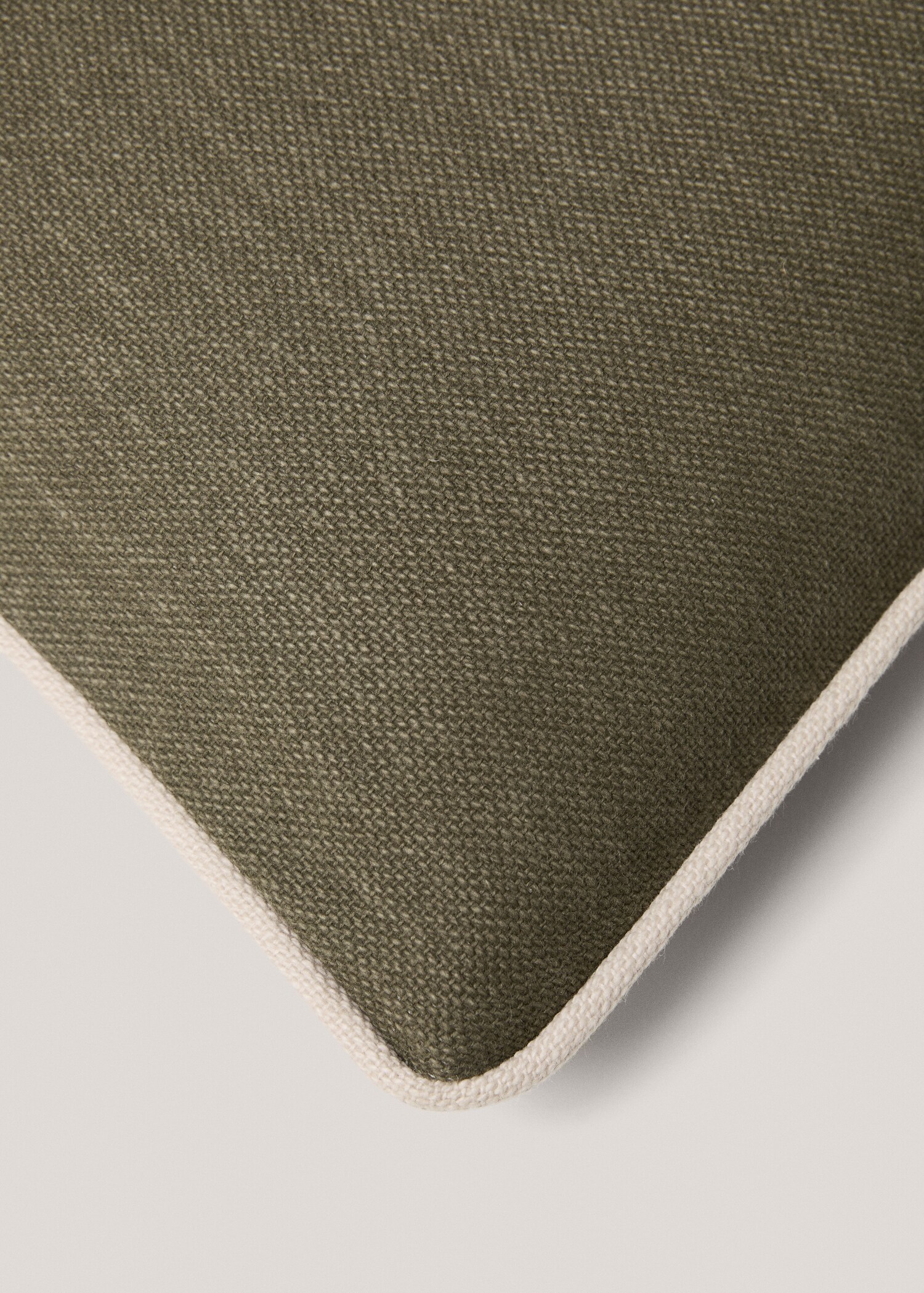 Cotton cushion cover with trim 45x45cm - Details of the article 3