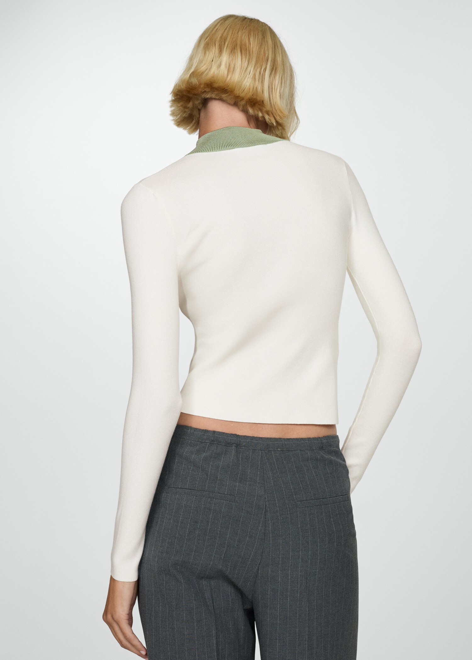 Zip neck jumper - Reverse of the article