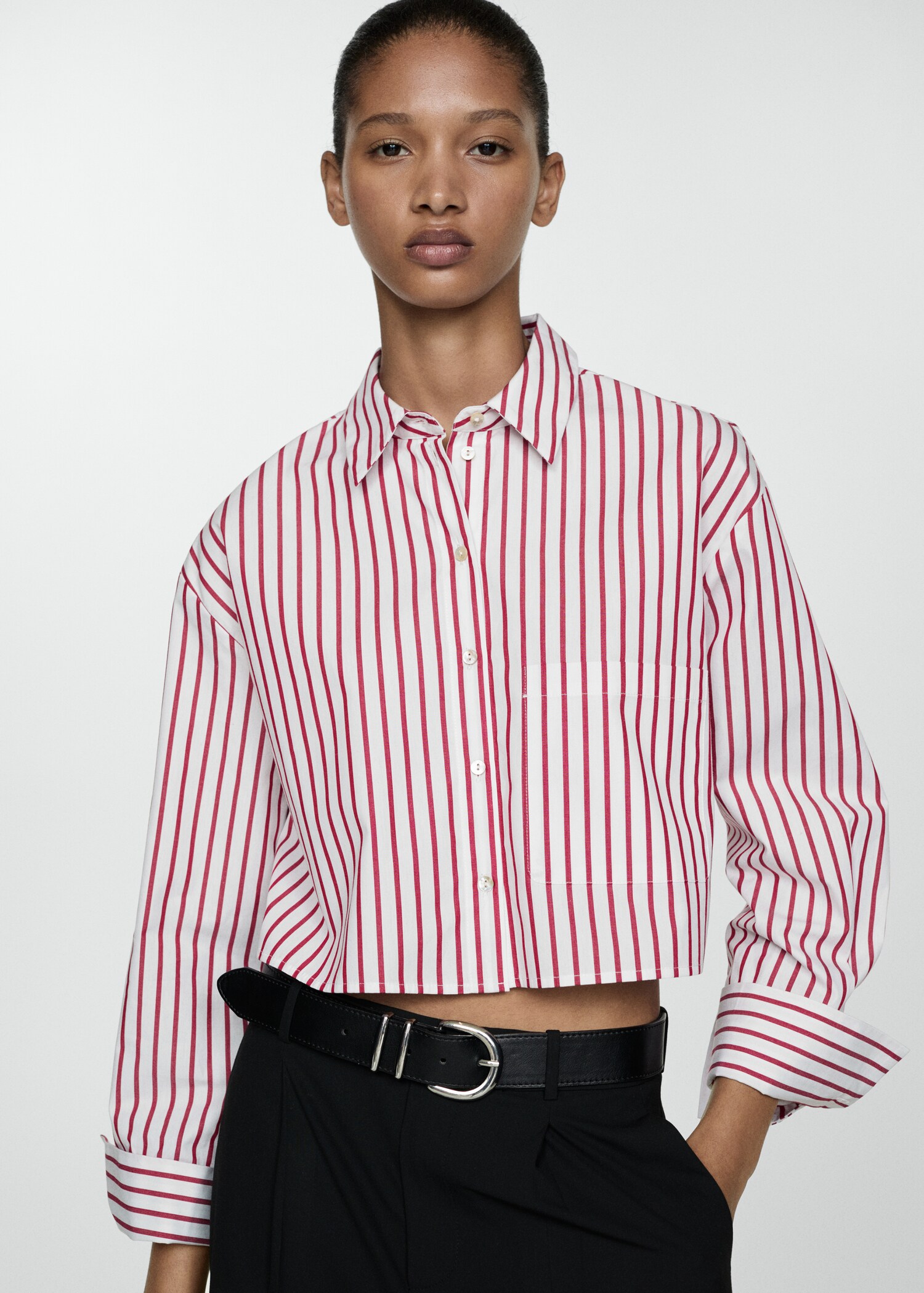 Chemise crop rayures - Plan moyen
