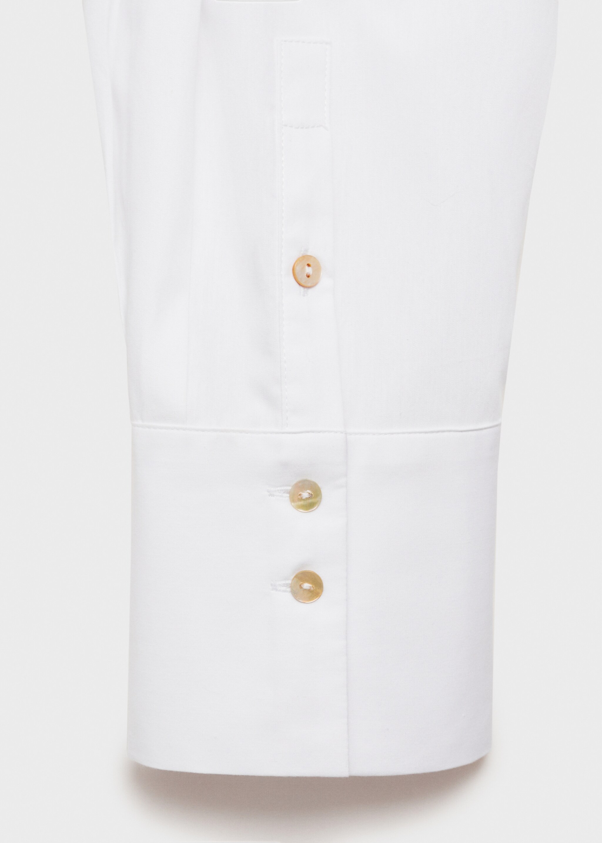 Cropped shirt with pocket - Деталь изделия 0
