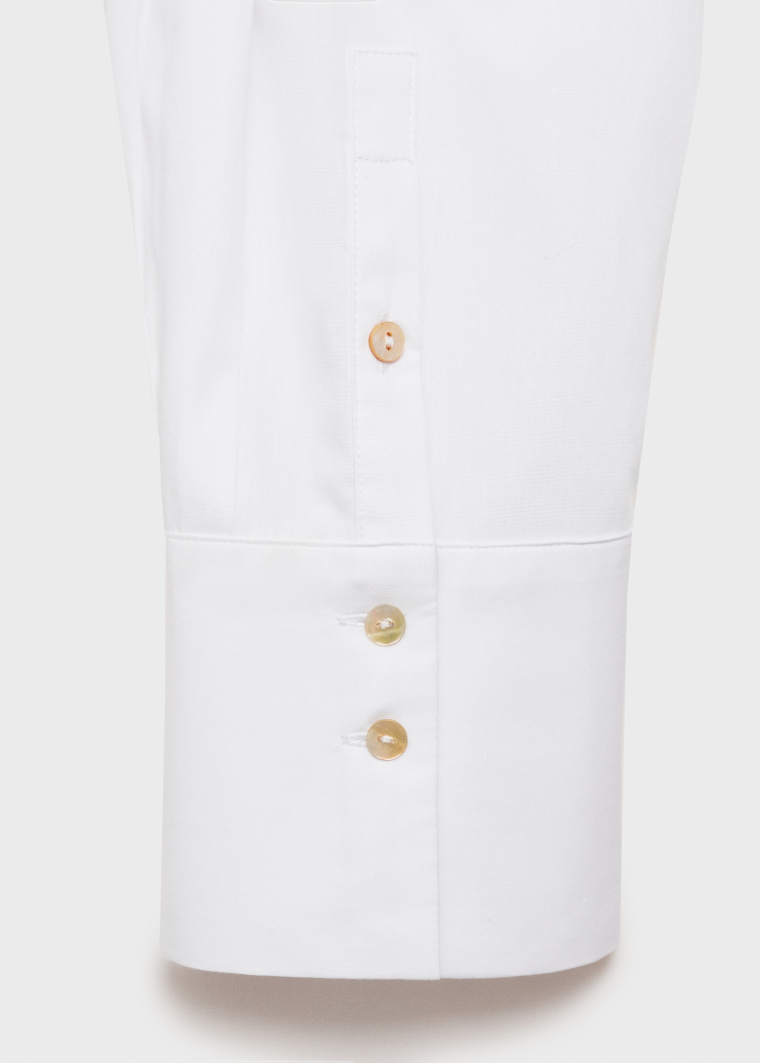 Cropped shirt with pocket - Details of the article 0