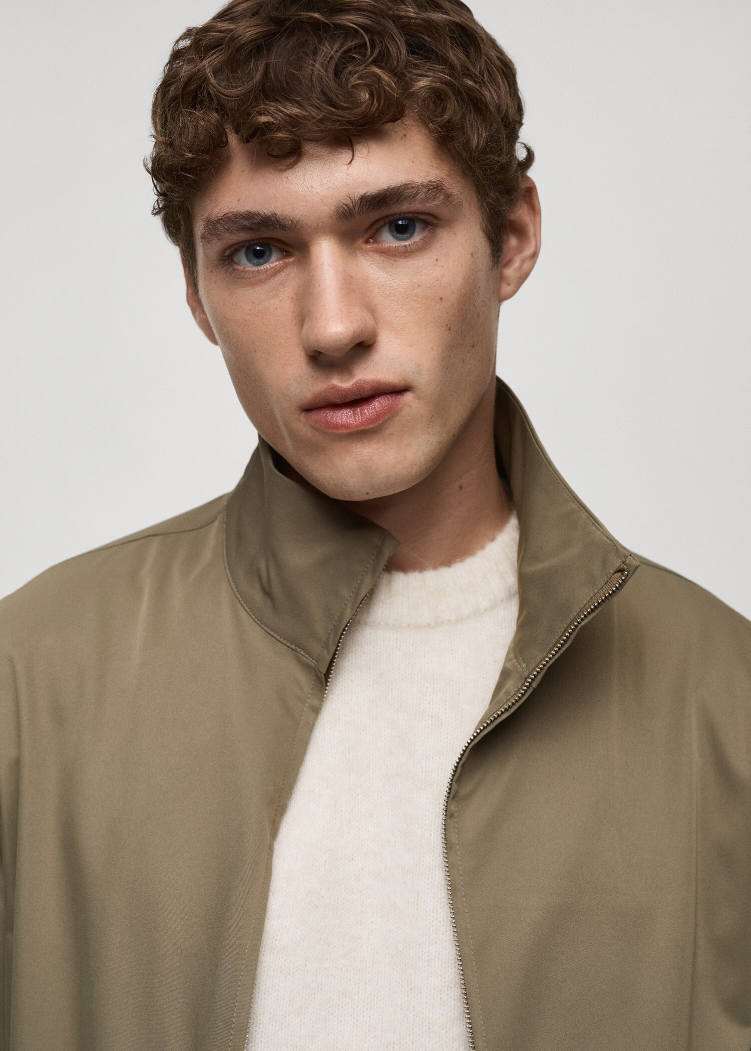 Водоотталкивающая куртка с молнией - Деталь изделия 1