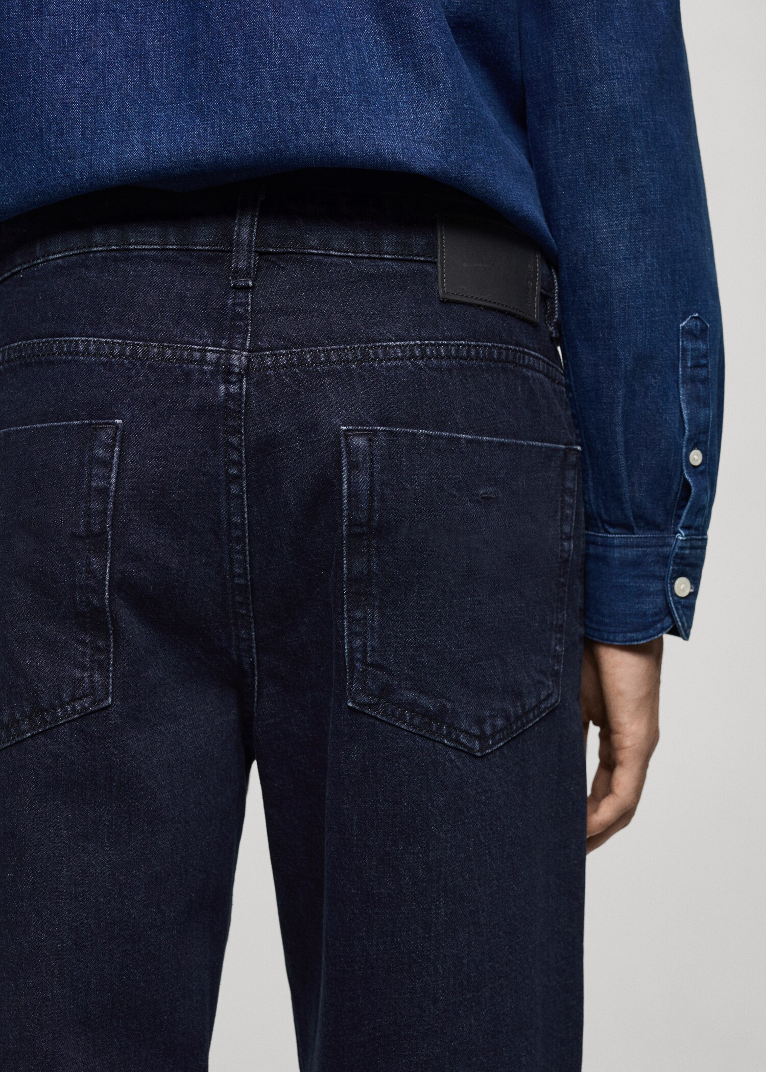 Relaxed-fit dark wash jeans - Details of the article 6