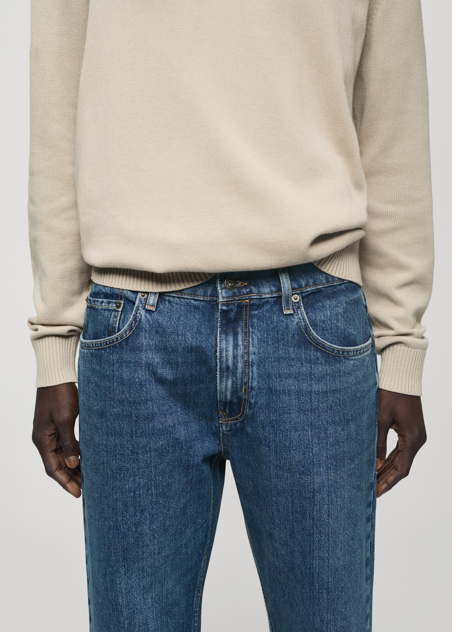 Jean straight-fit délavé foncé - Détail de l'article 1