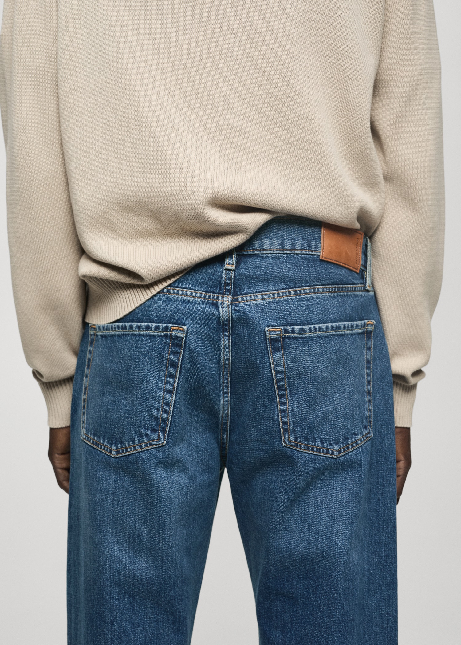 Jean straight-fit délavé foncé - Détail de l'article 6
