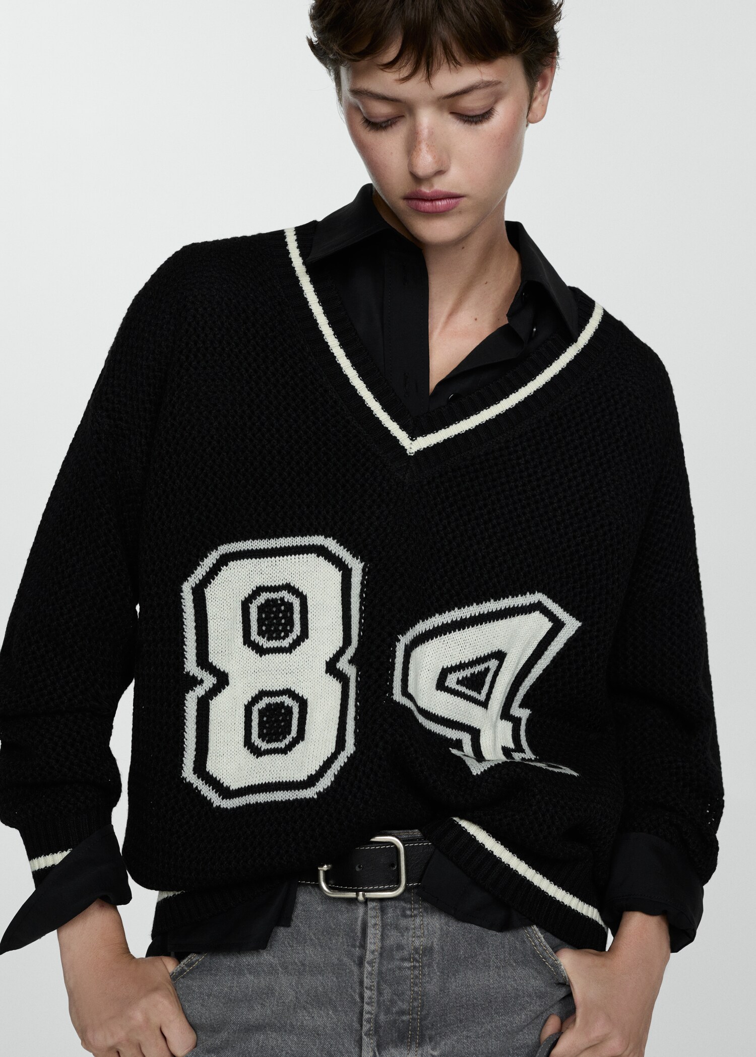 Oversized V-neck sweater - Medium plane
