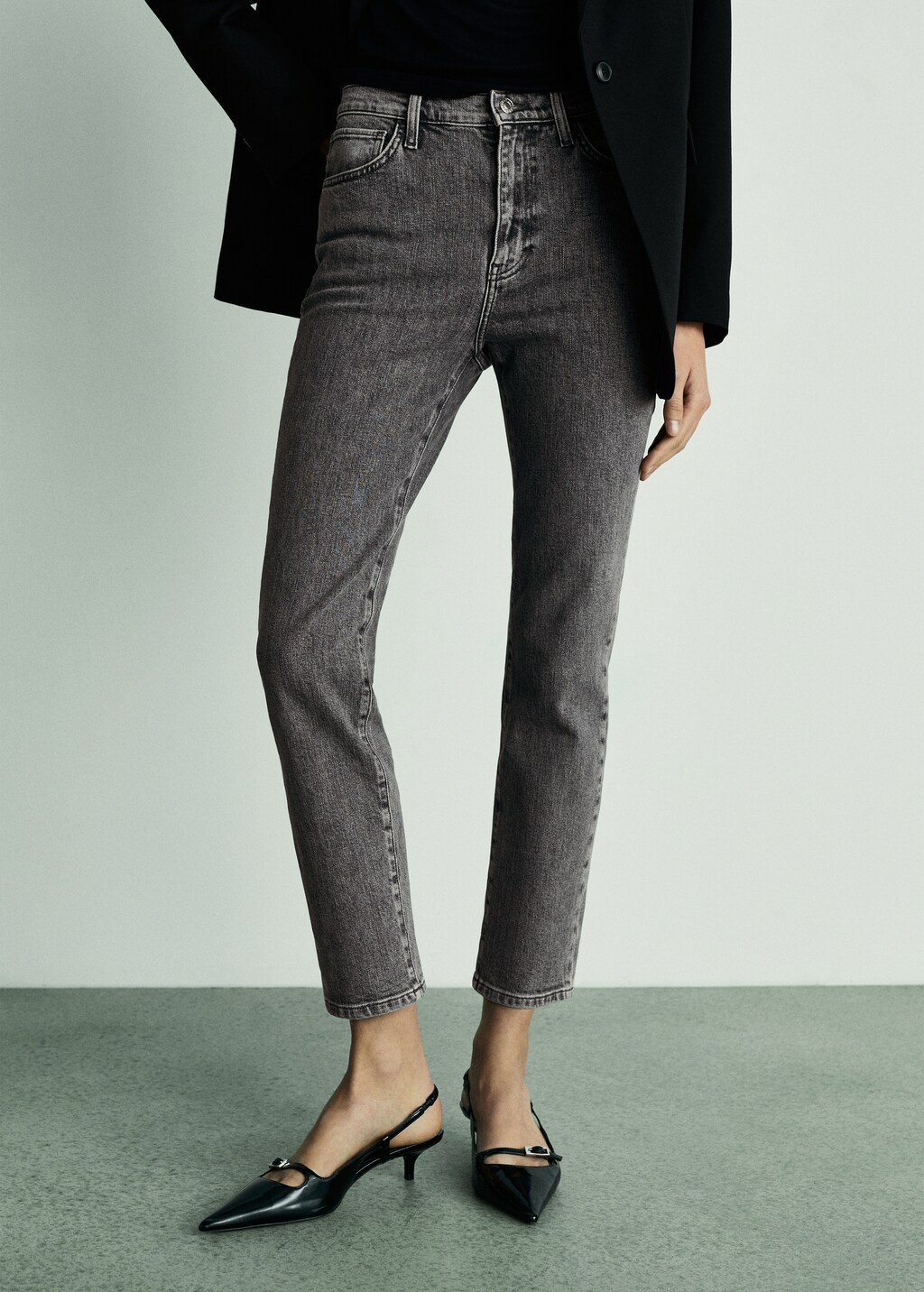 Claudia waxed slimfit cropped jeans Woman MANGO USA