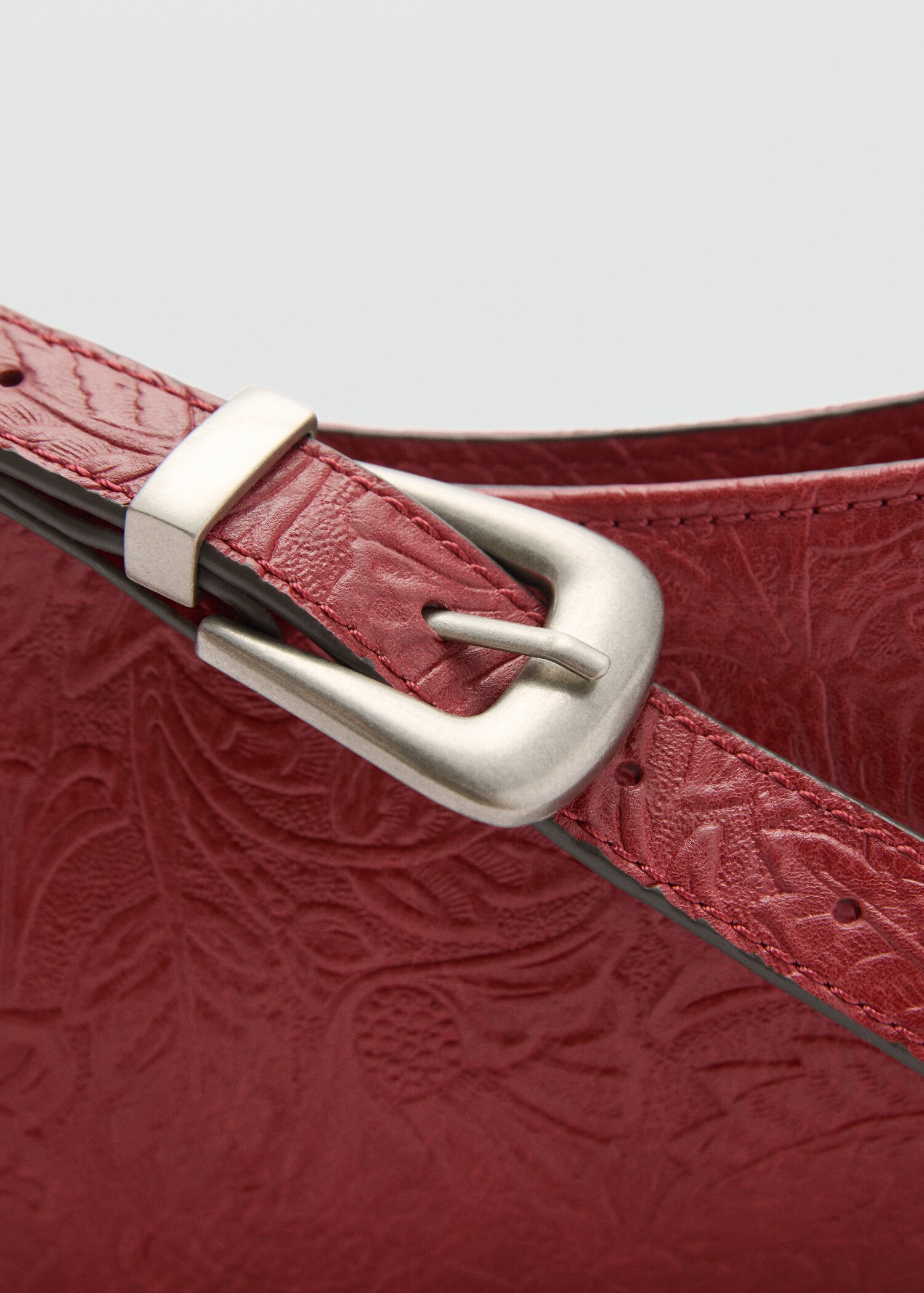 Textured shoulder bag - Details of the article 1