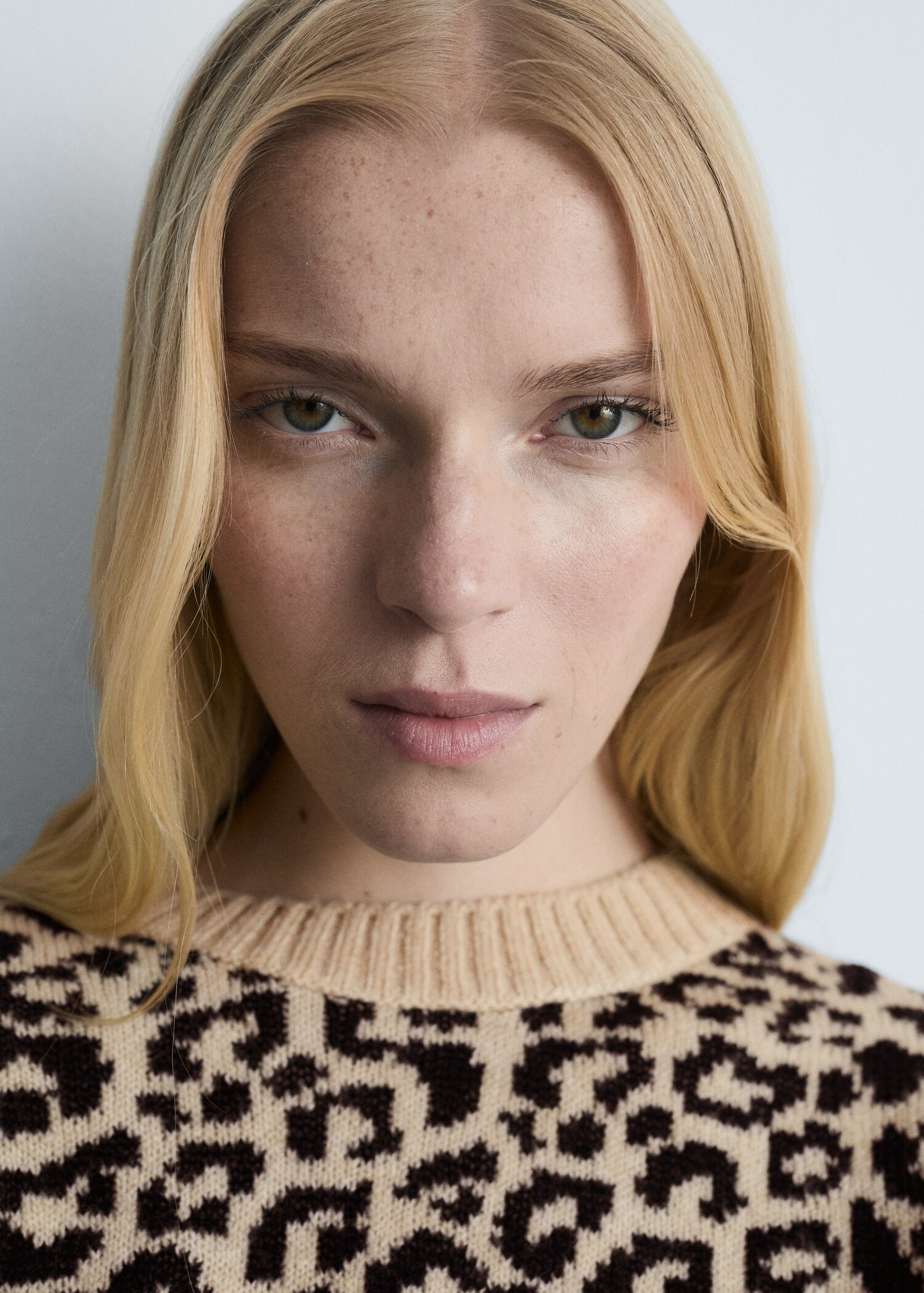 Leopard-print sweater with contrasting trims - Détail de l'article 1