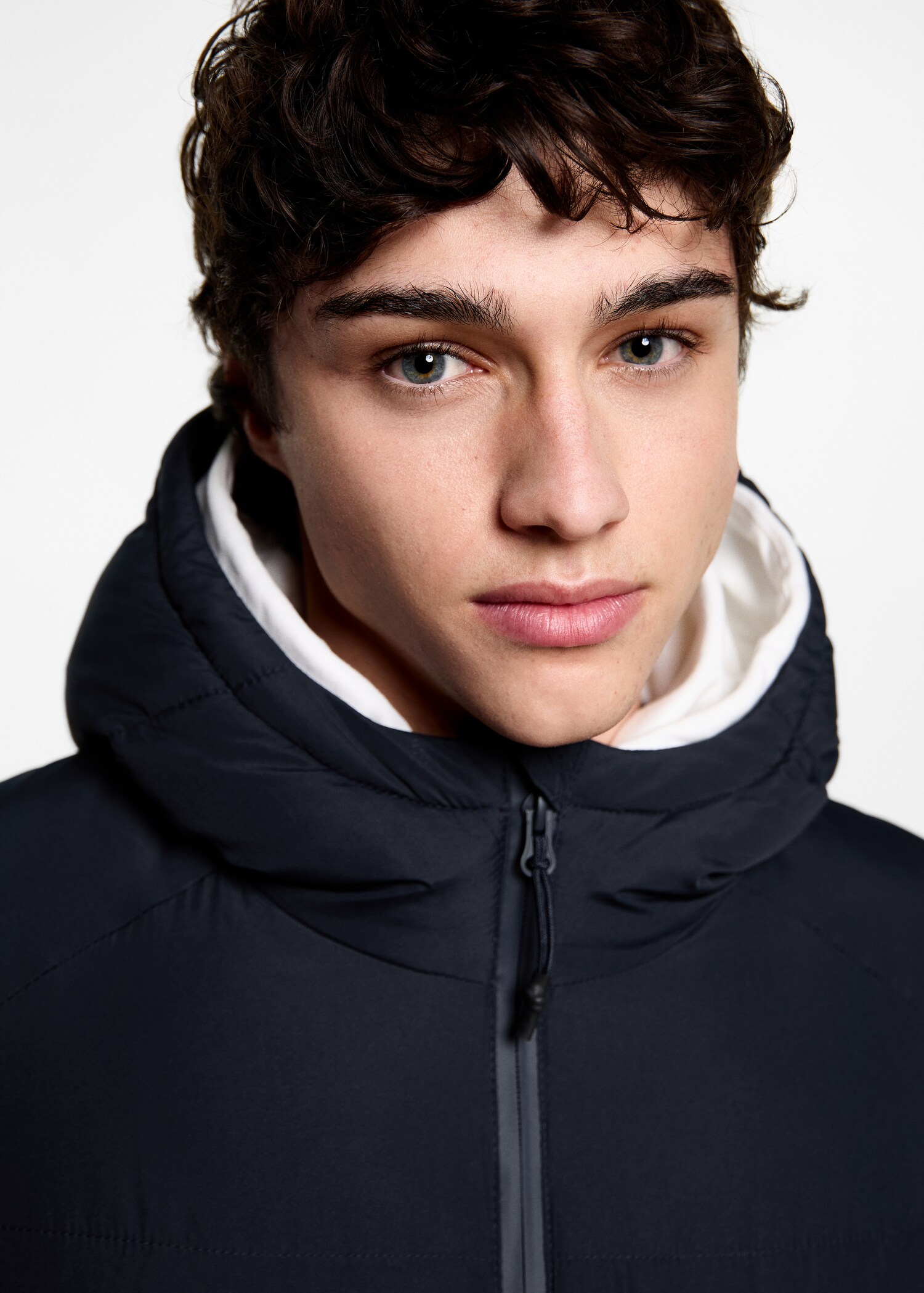 Hood quilted coat - Details of the article 1