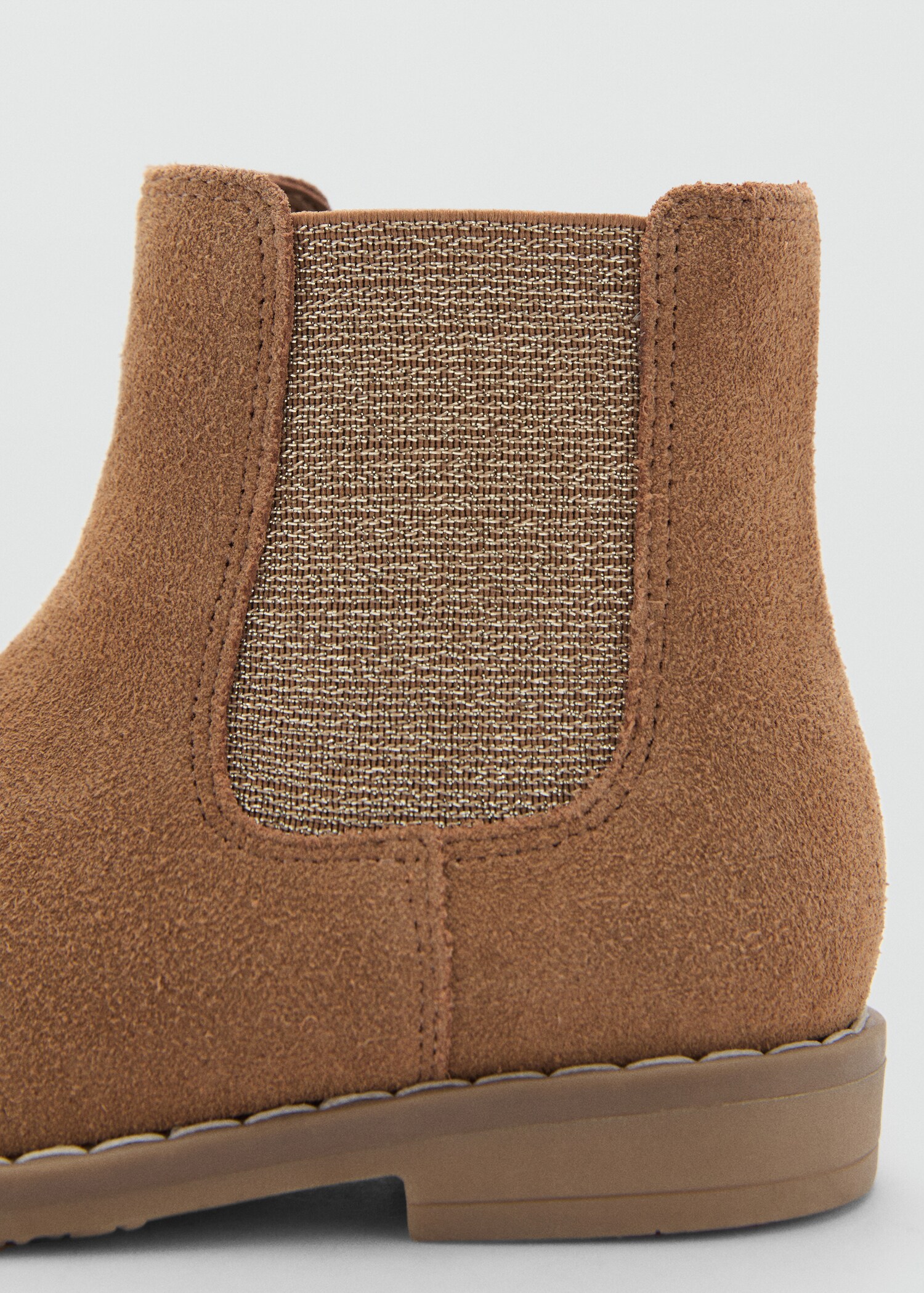 Flat leather ankle boots - Details of the article 1