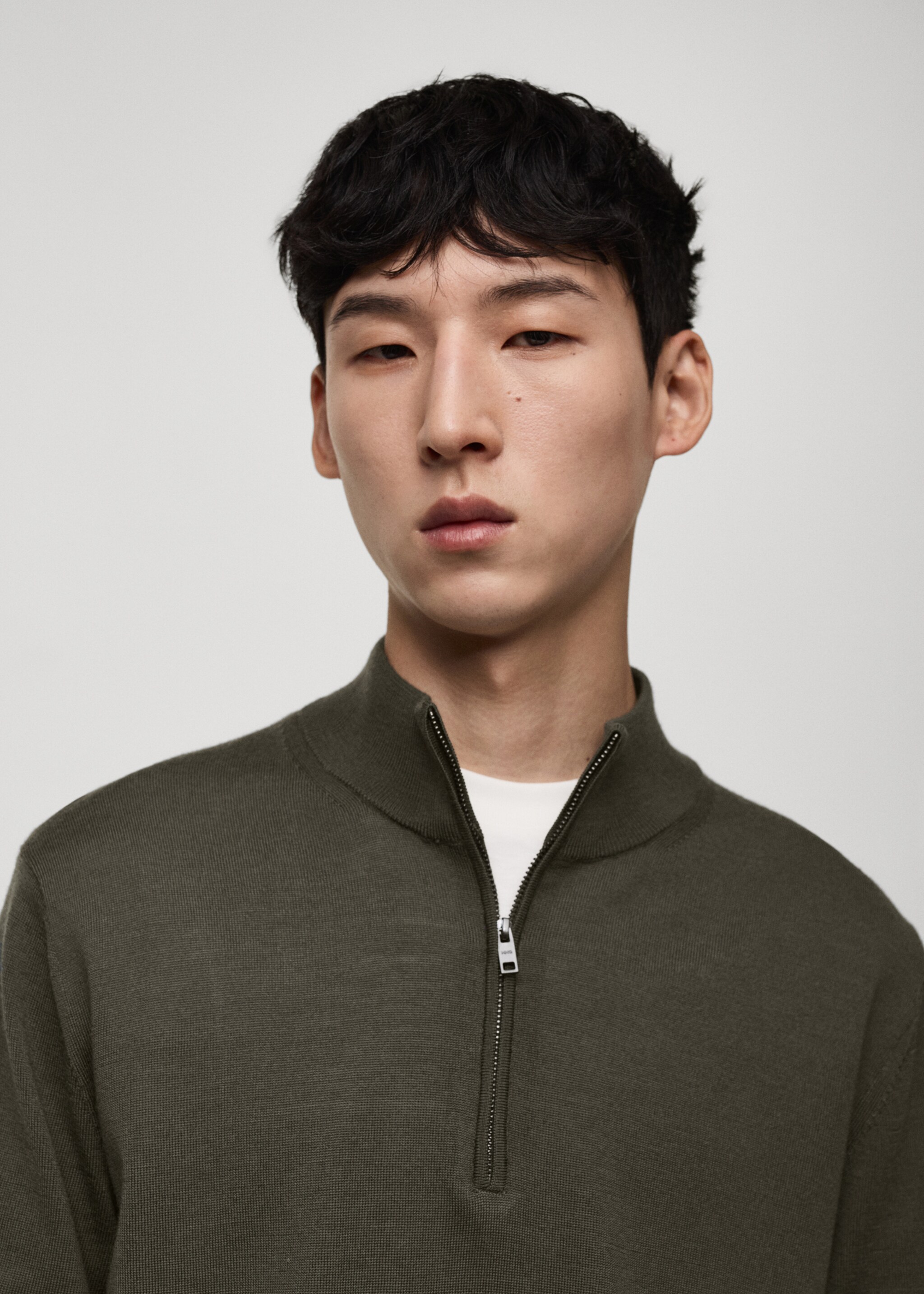 100% merino wool sweater with zip-neck - Details of the article 1