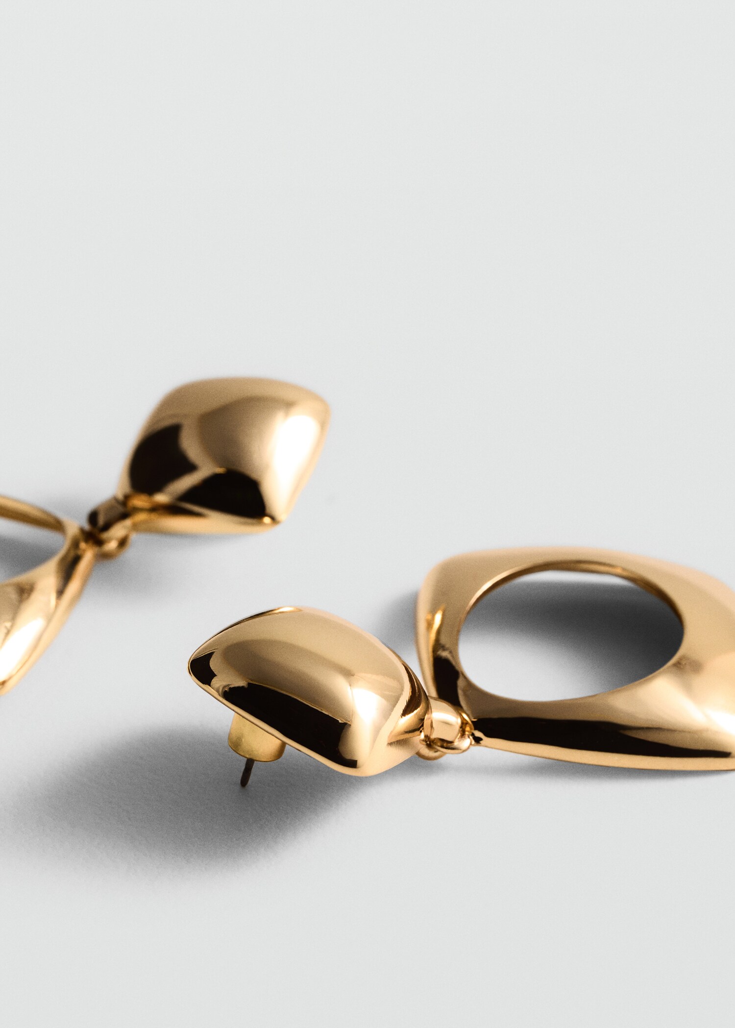 Boucles d'oreilles pendantes géométriques - Plan moyen