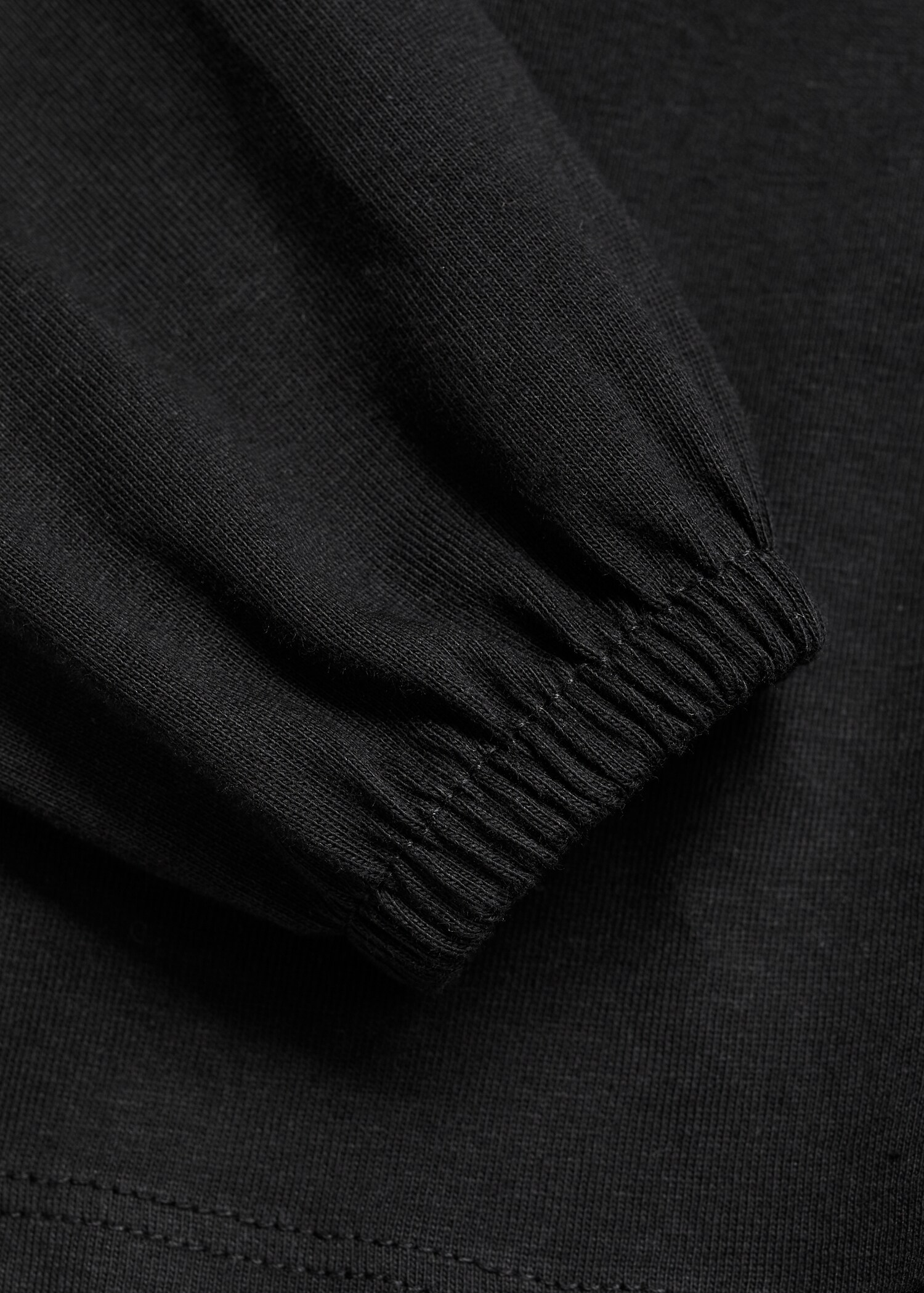 T-shirt cœur brodé - Détail de l'article 0