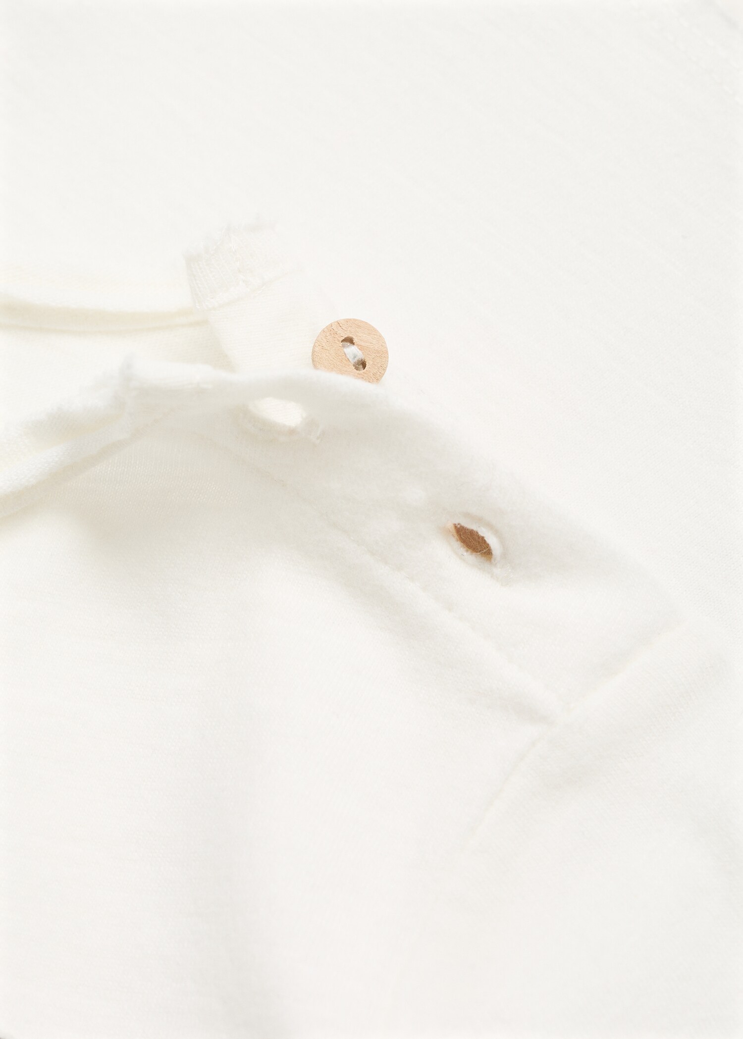 T-shirt with embroidered detail - Details of the article 0