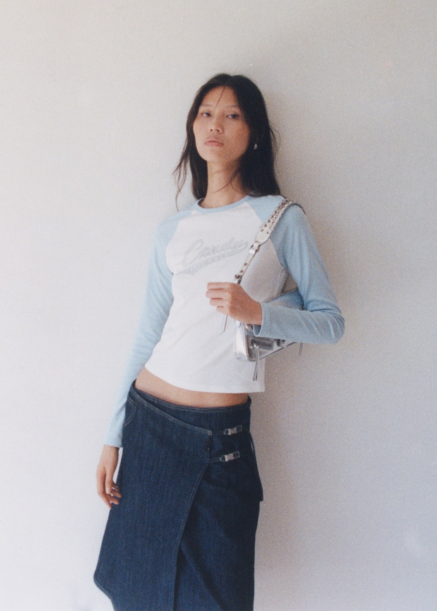 Long-sleeved t-shirt with message - Details of the article 6
