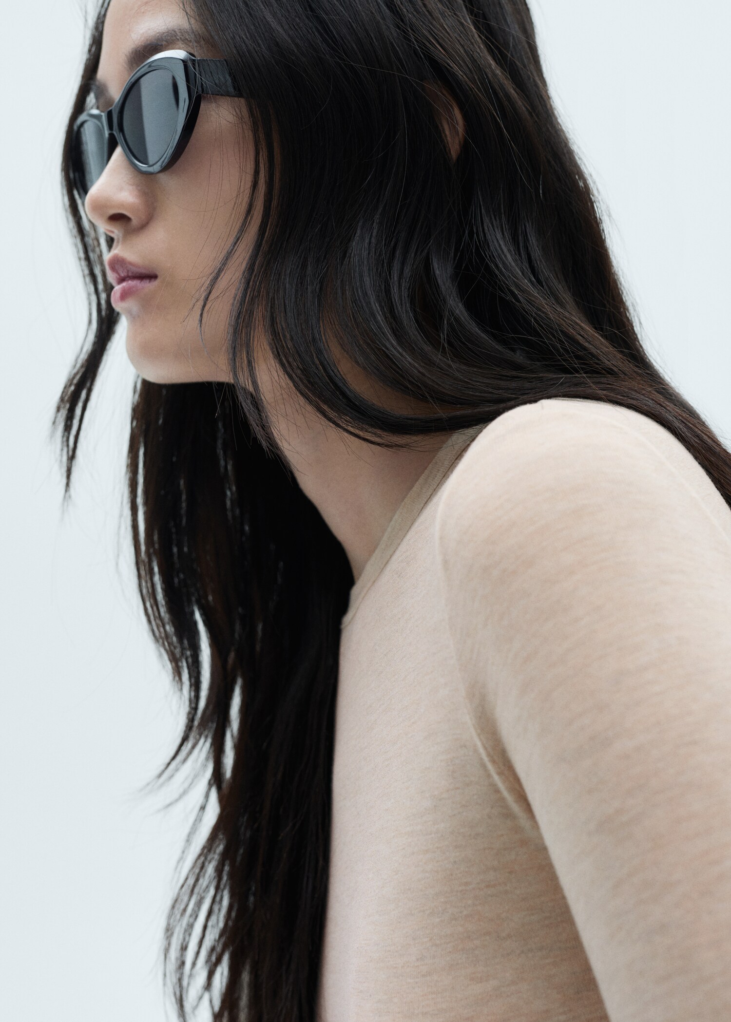 Round-neck long-sleeved t-shirt - Details of the article 1