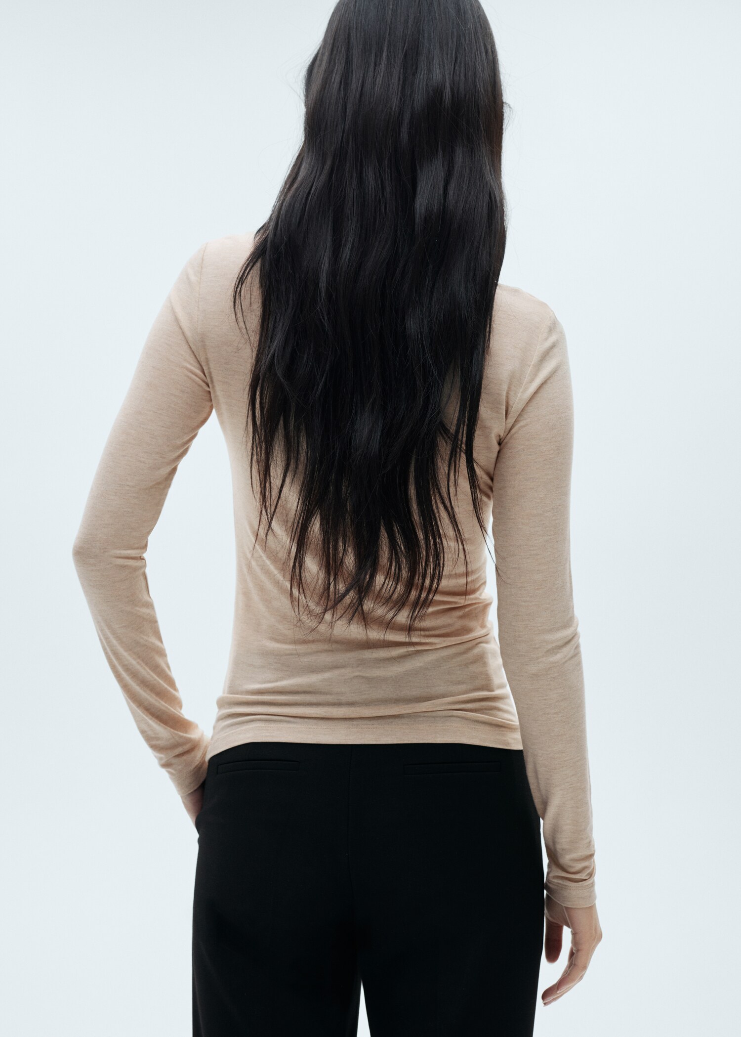 Round-neck long-sleeved t-shirt - Reverse of the article