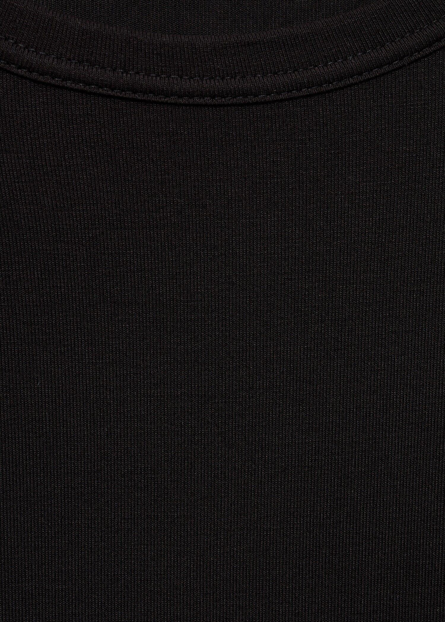 Round-neck long-sleeved t-shirt - Details of the article 8