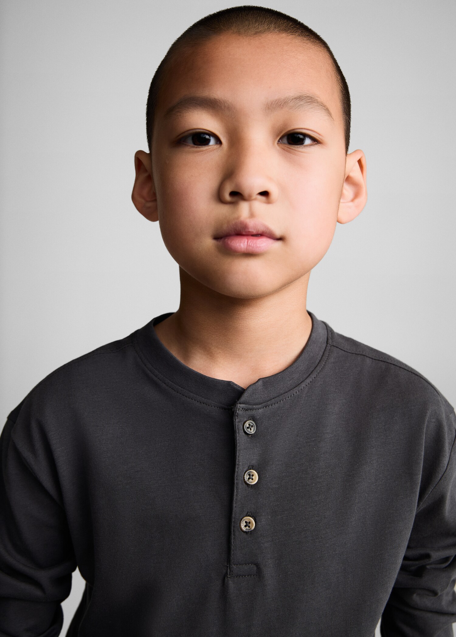 Buttoned cotton T-shirt - Details of the article 1