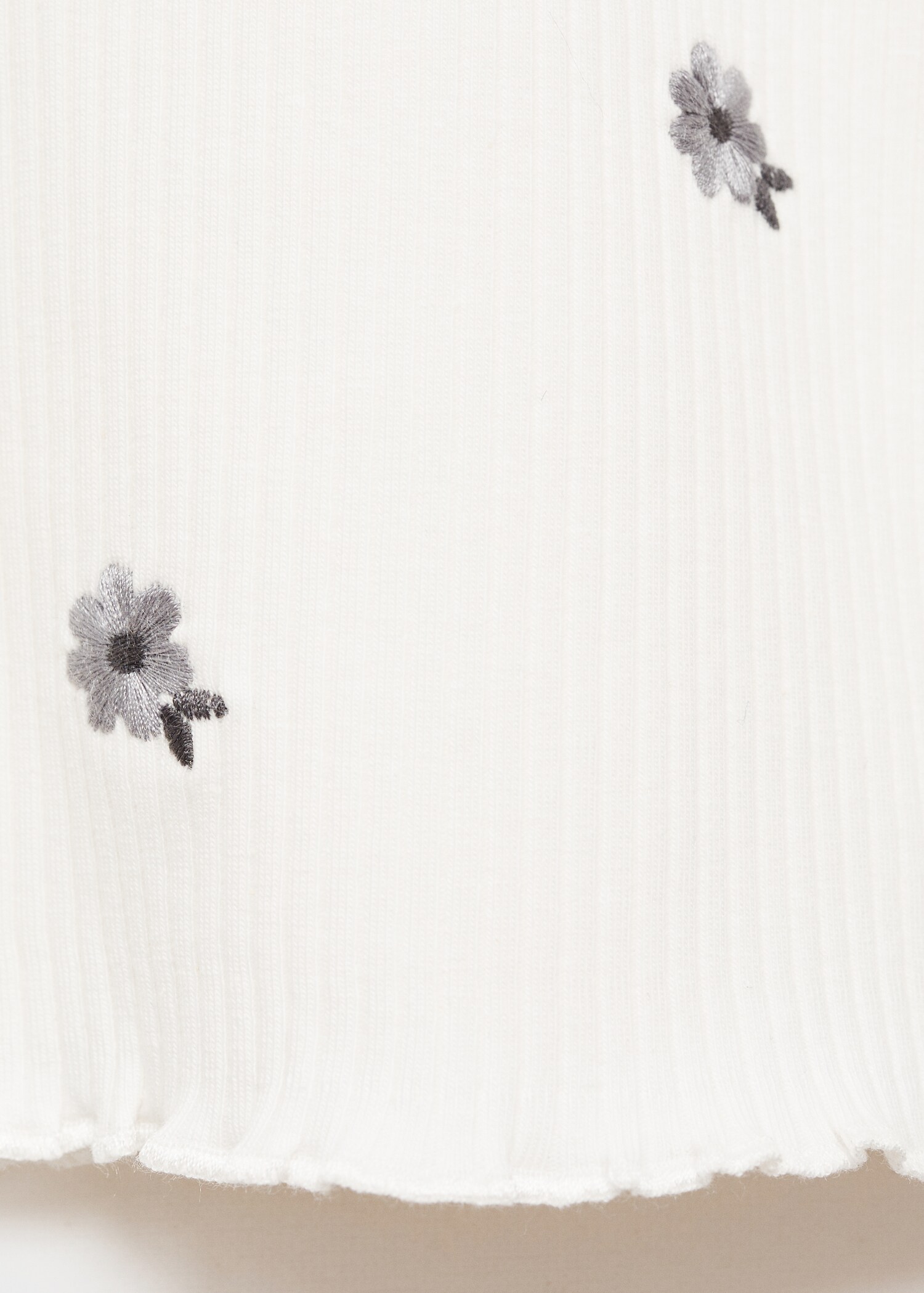 Camiseta flores bordadas - Detalle del artículo 0