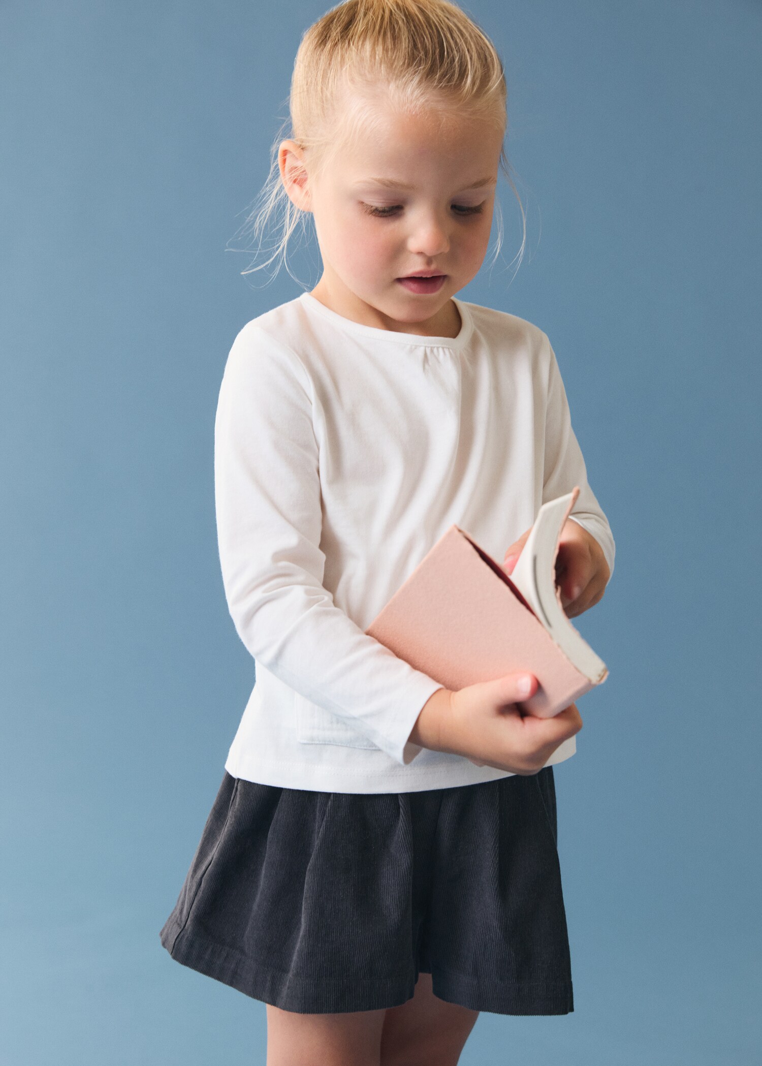 Long-sleeved t-shirt with pockets - Details of the article 5