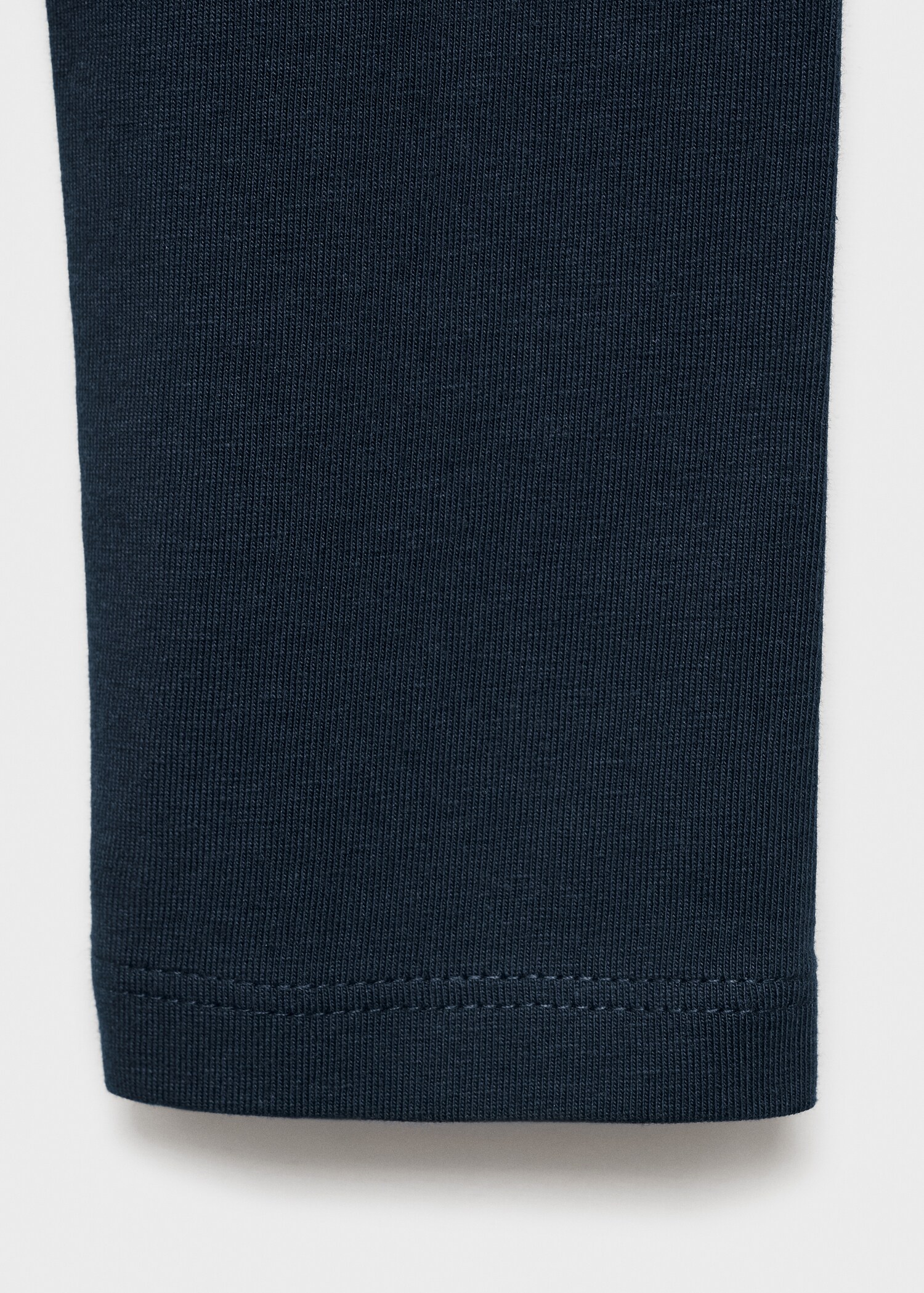 Long sleeved t-shirt back open - Details of the article 0