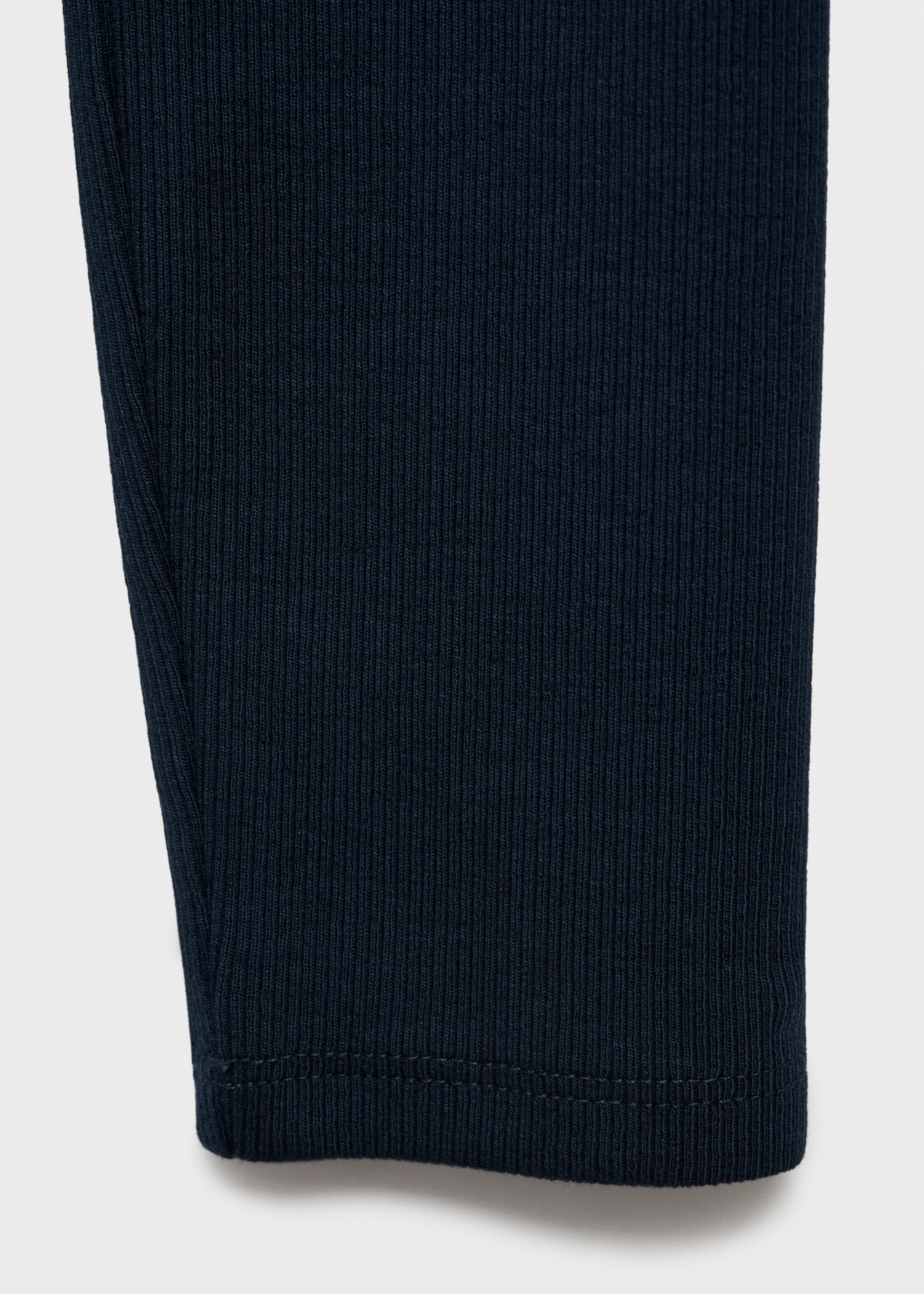 Long-sleeved V-neck T-shirt - Деталь изделия 0