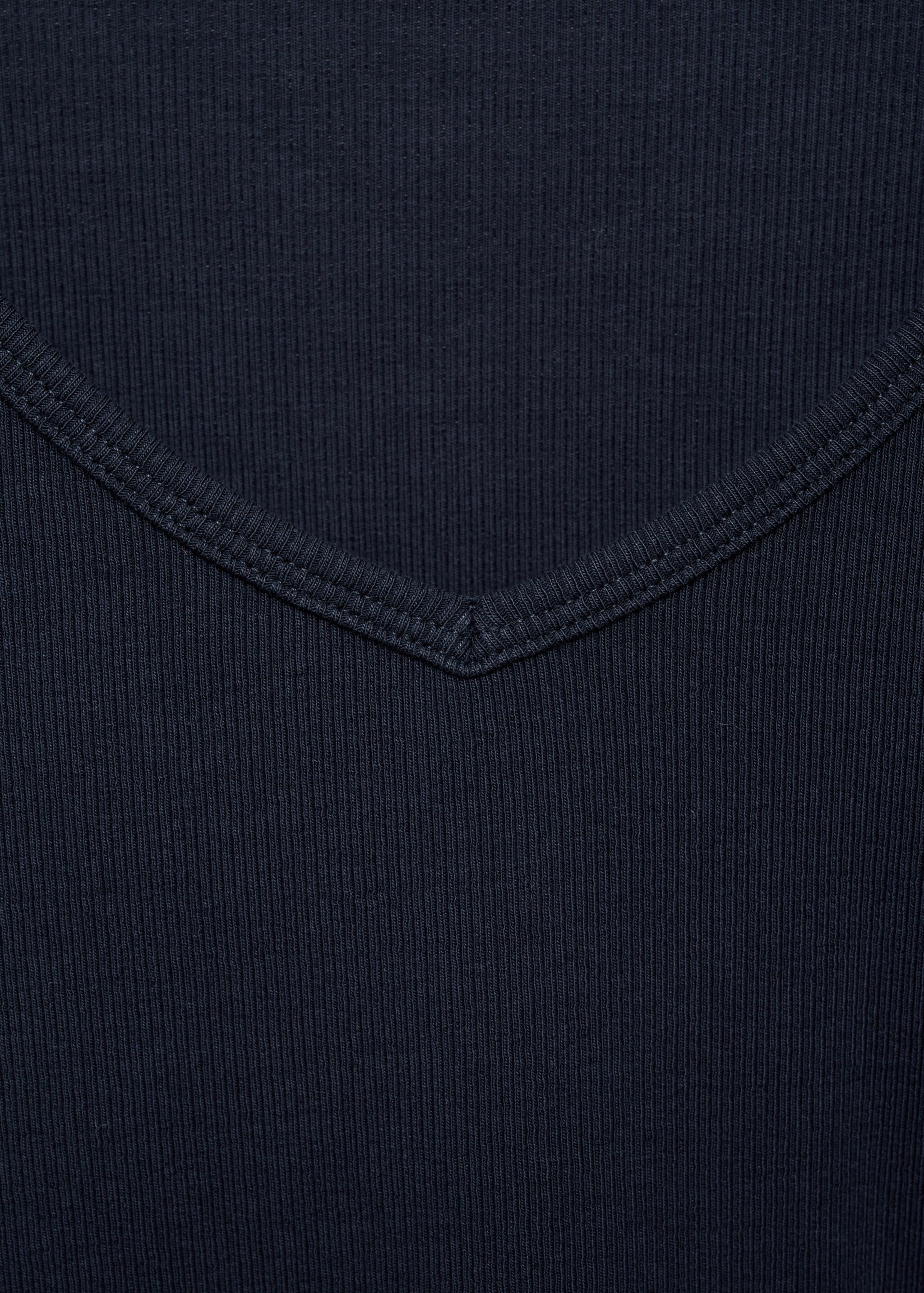 Long-sleeved V-neck T-shirt - Деталь изделия 8