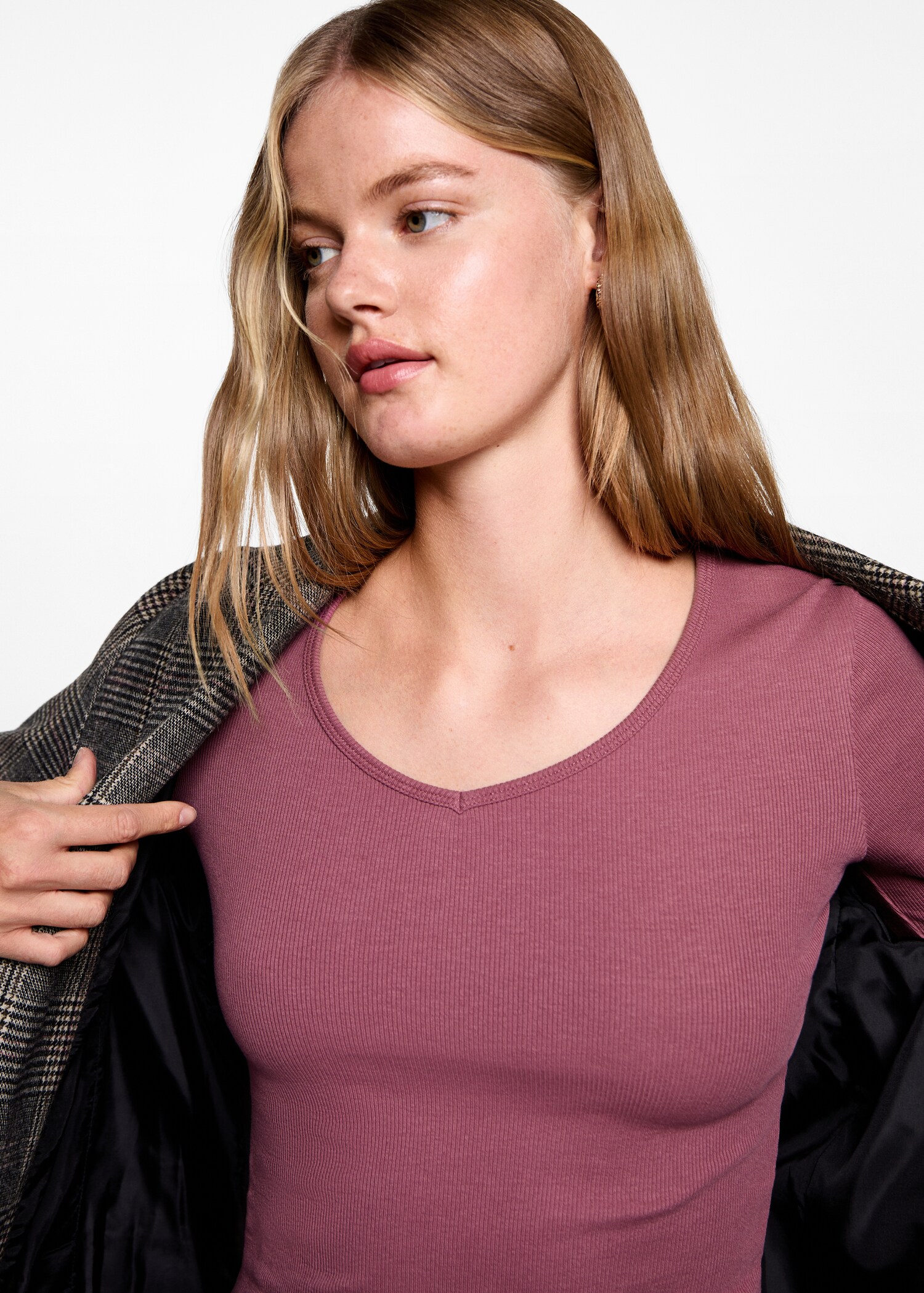 Long-sleeved V-neck T-shirt - Деталь изделия 1