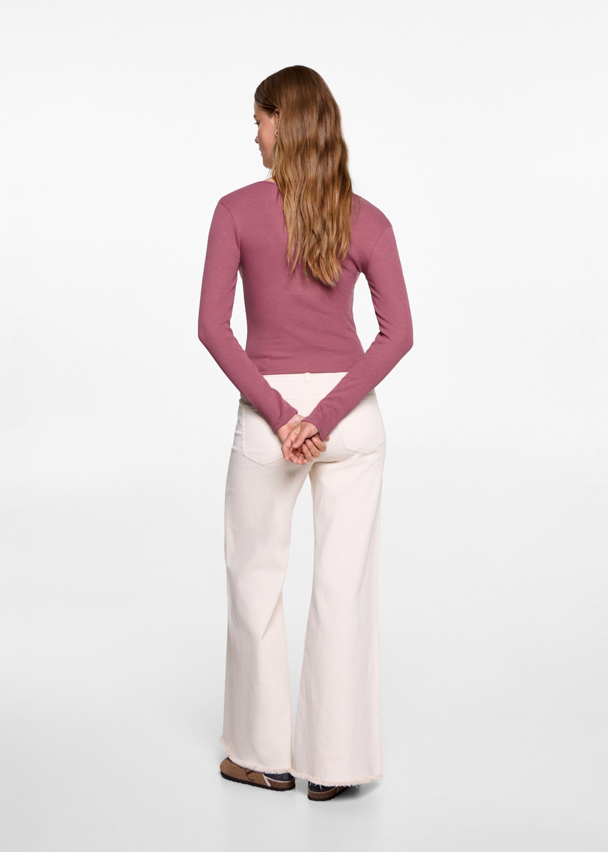 Long-sleeved V-neck T-shirt - Обратная сторона изделия