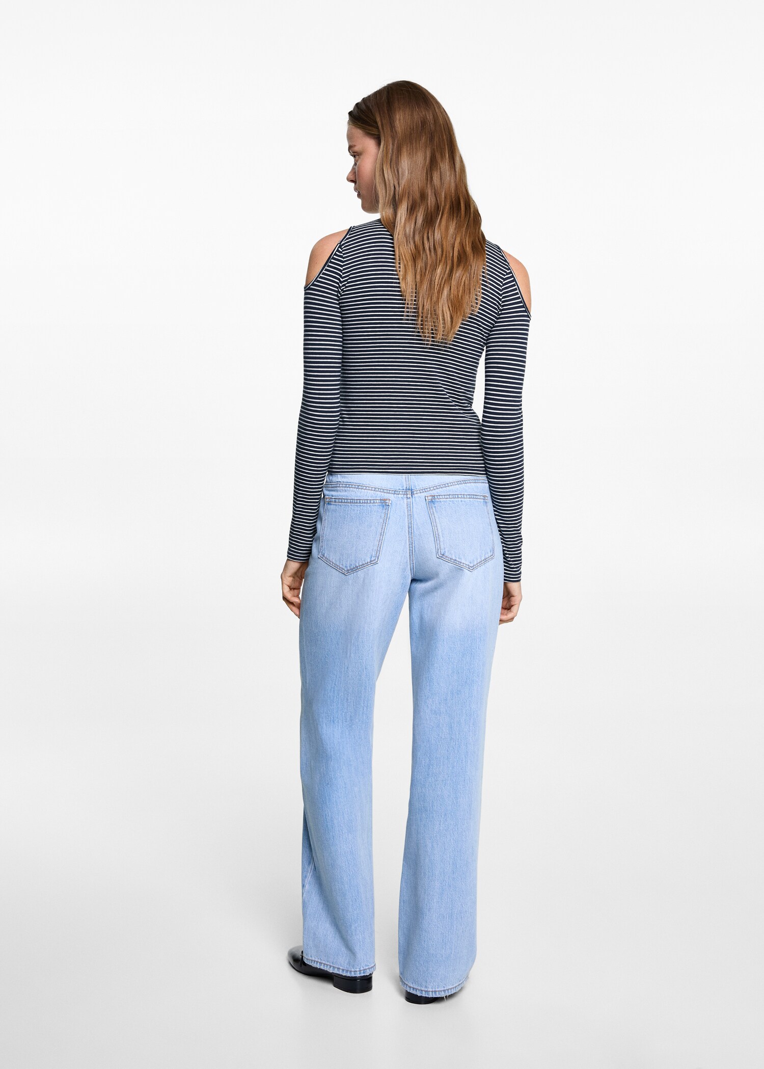 Turtleneck t-shirt with slits - Reverse of the article