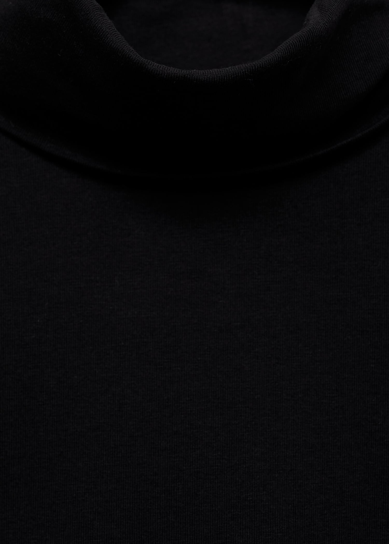 Turtleneck t-shirt with slits - Details of the article 8