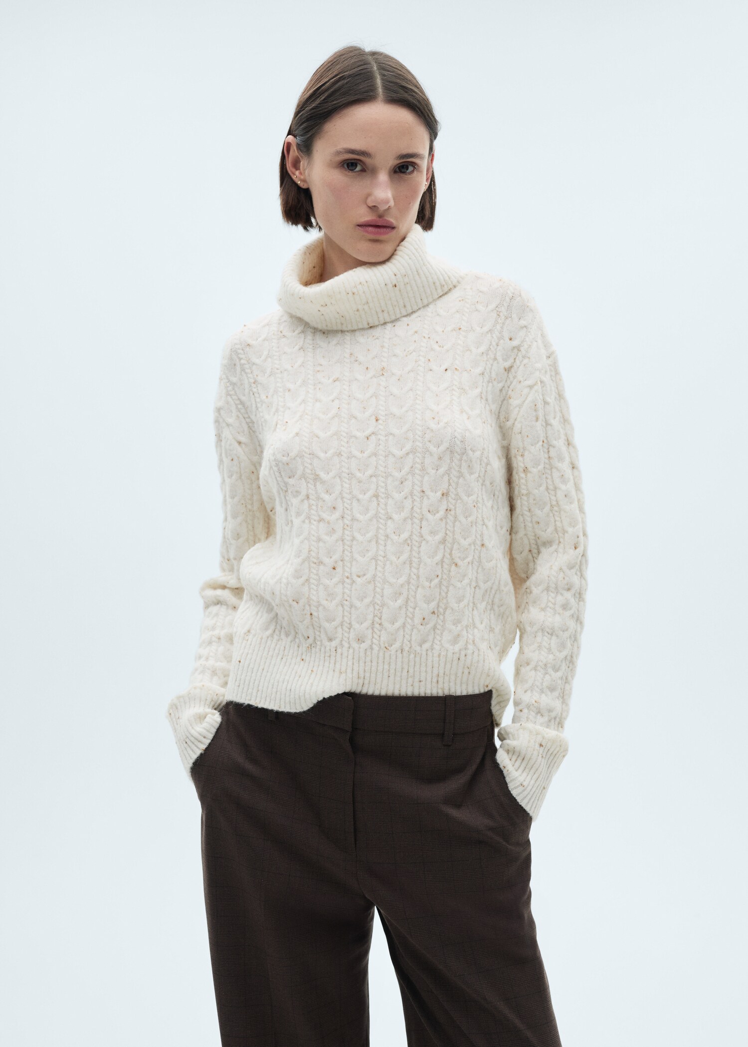 Pull-over torsades col roulé - Plan moyen