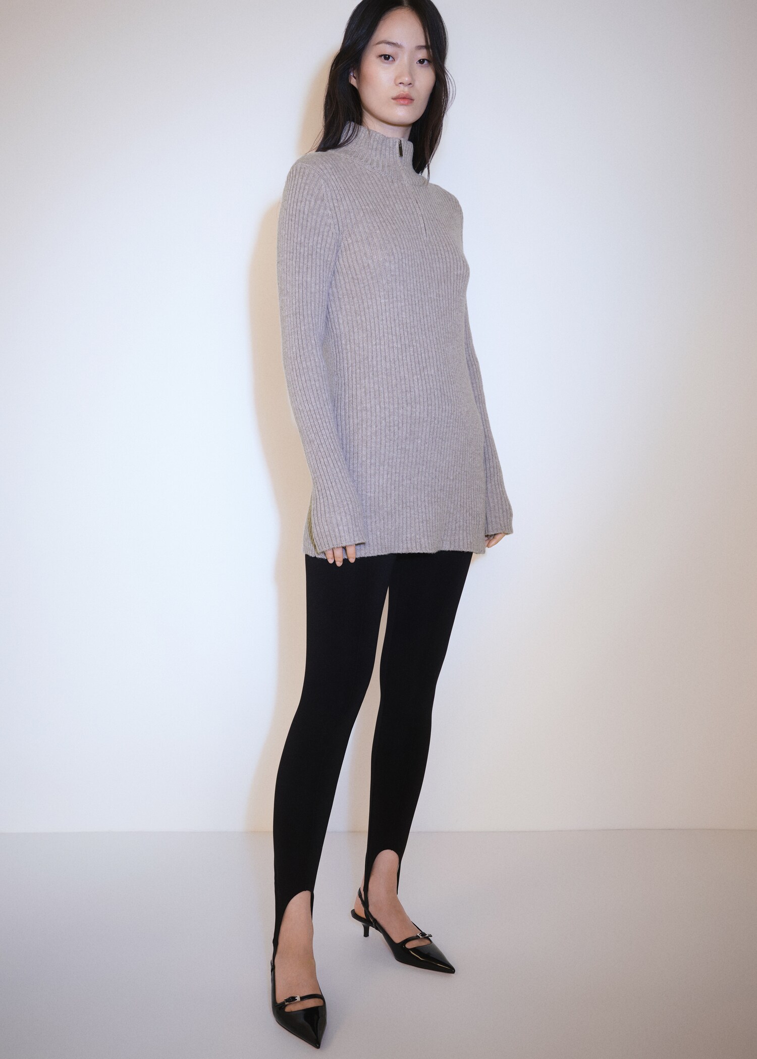 Ribbed sweater with zip - Details of the article 2