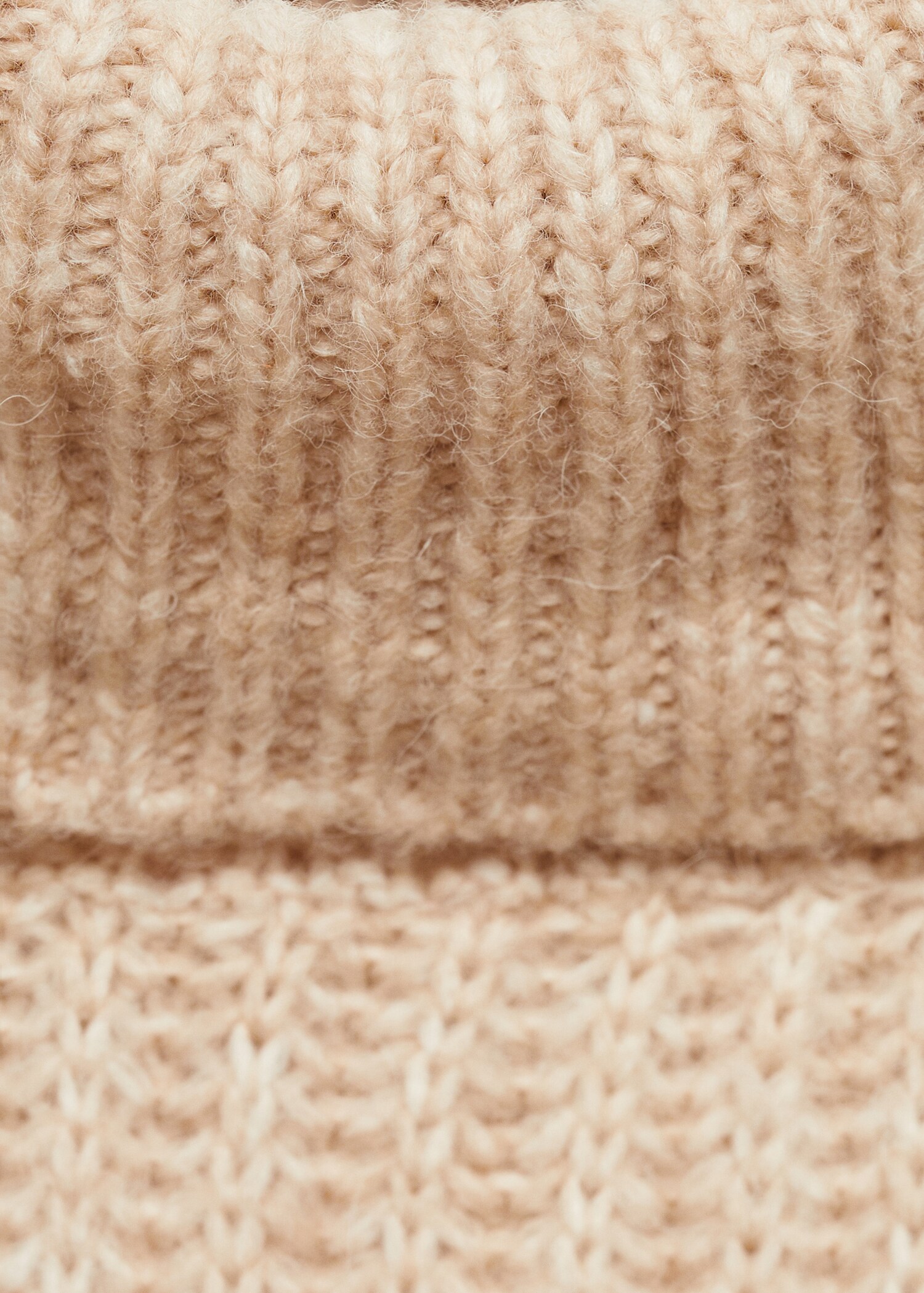 Turtleneck knit sweater - Details of the article 8