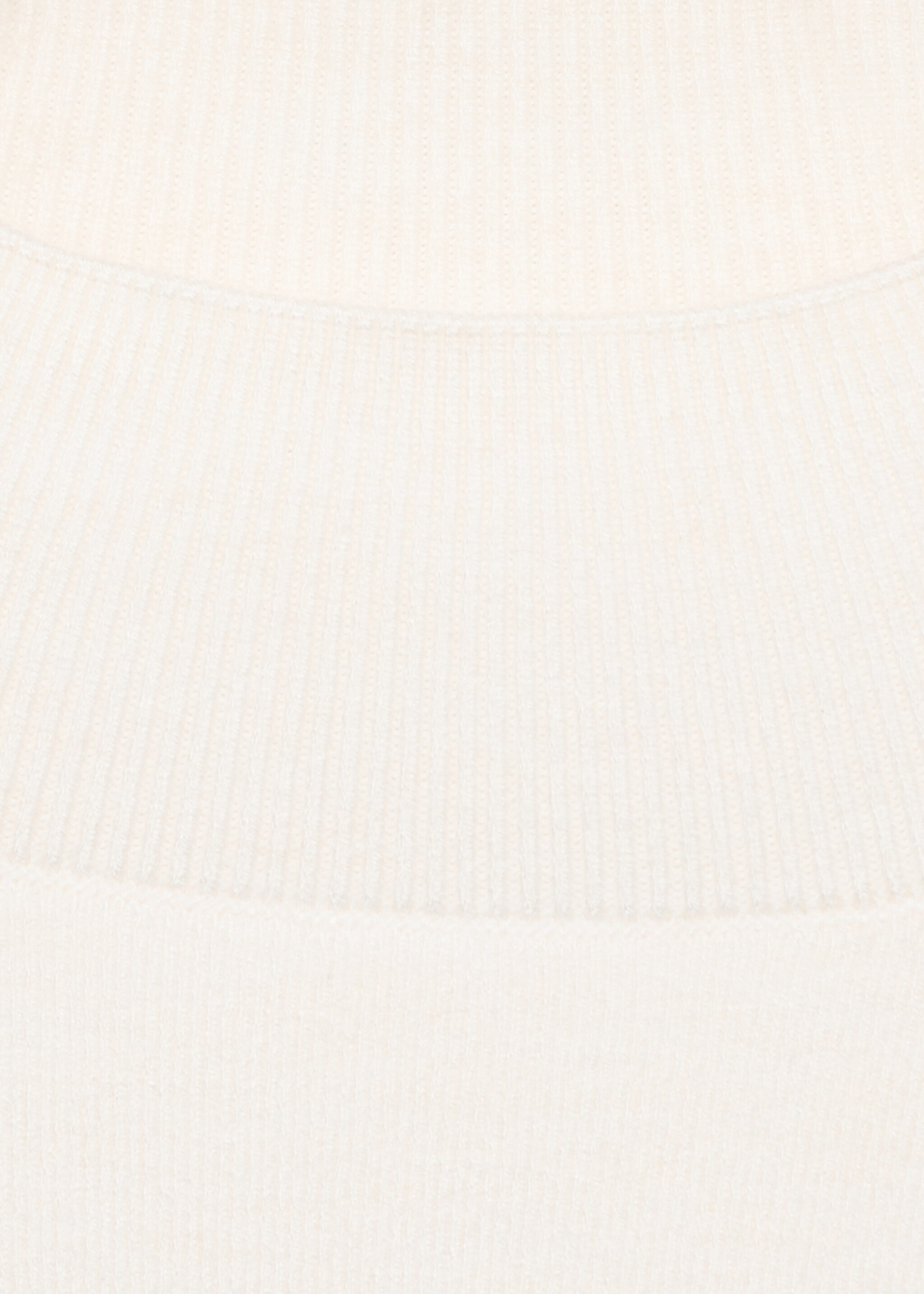 Knitted sweater with perkins neck - Details of the article 8, Ecru. Ref: 77007697-00.