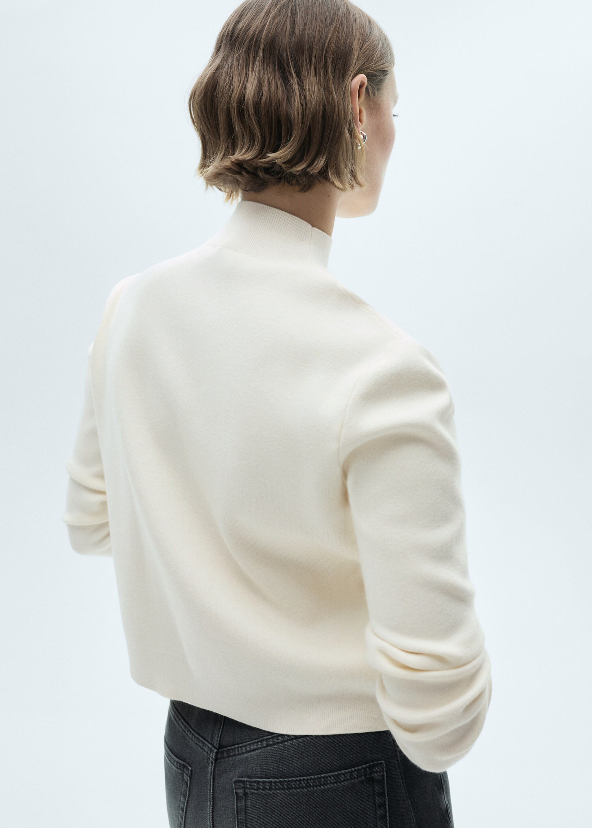 Knitted sweater with perkins neck - Reverse of the article, Ecru. Ref: 77007697-00.