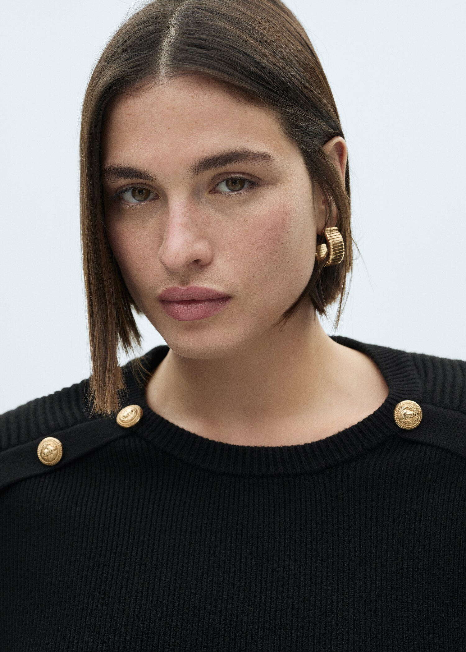 Sweater with jewel buttons - Details of the article 4