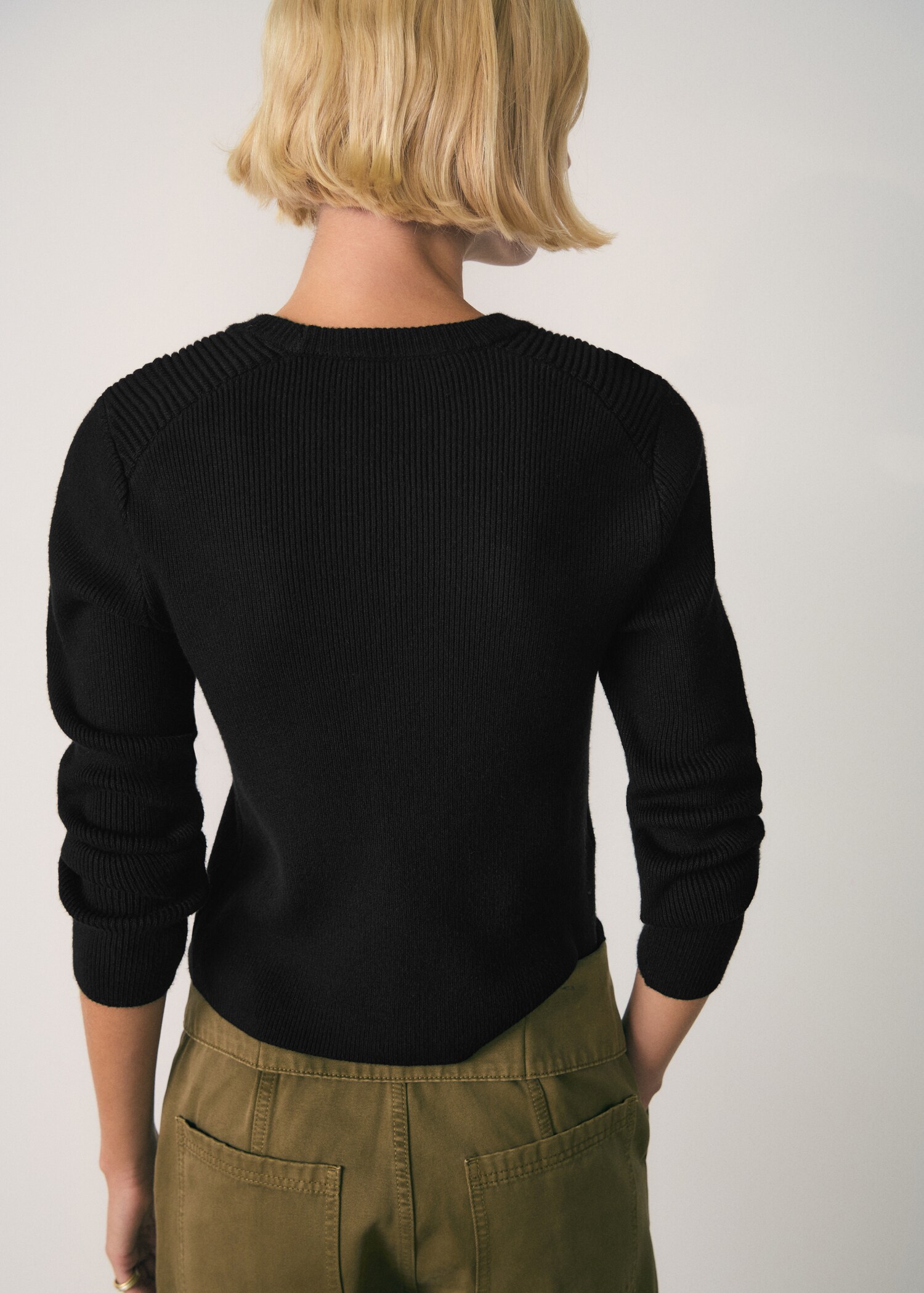 Sweater with jewel buttons - Reverse of the article
