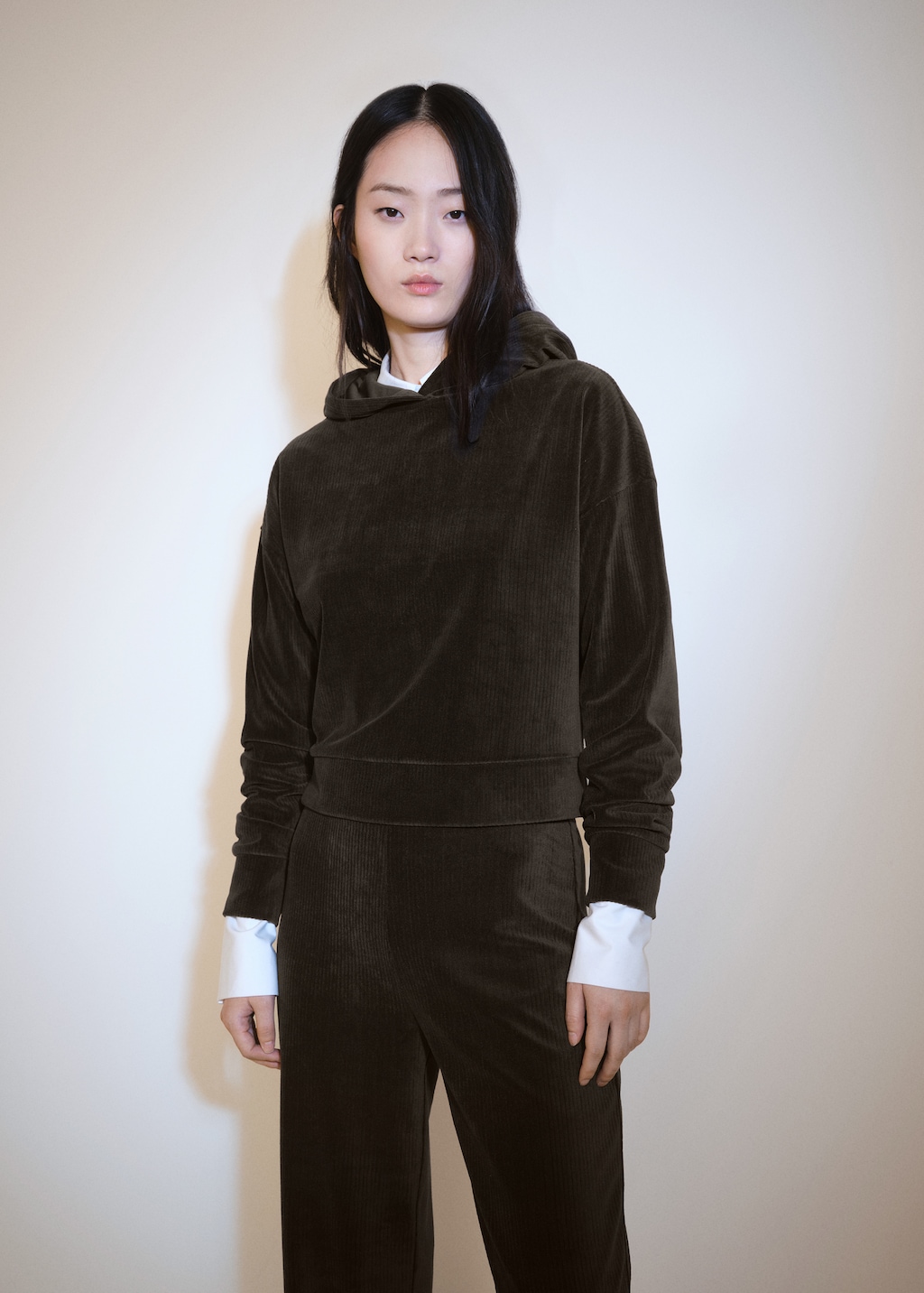 Sweat shirt capuche velours cotele Femme MANGO France metropolitaine