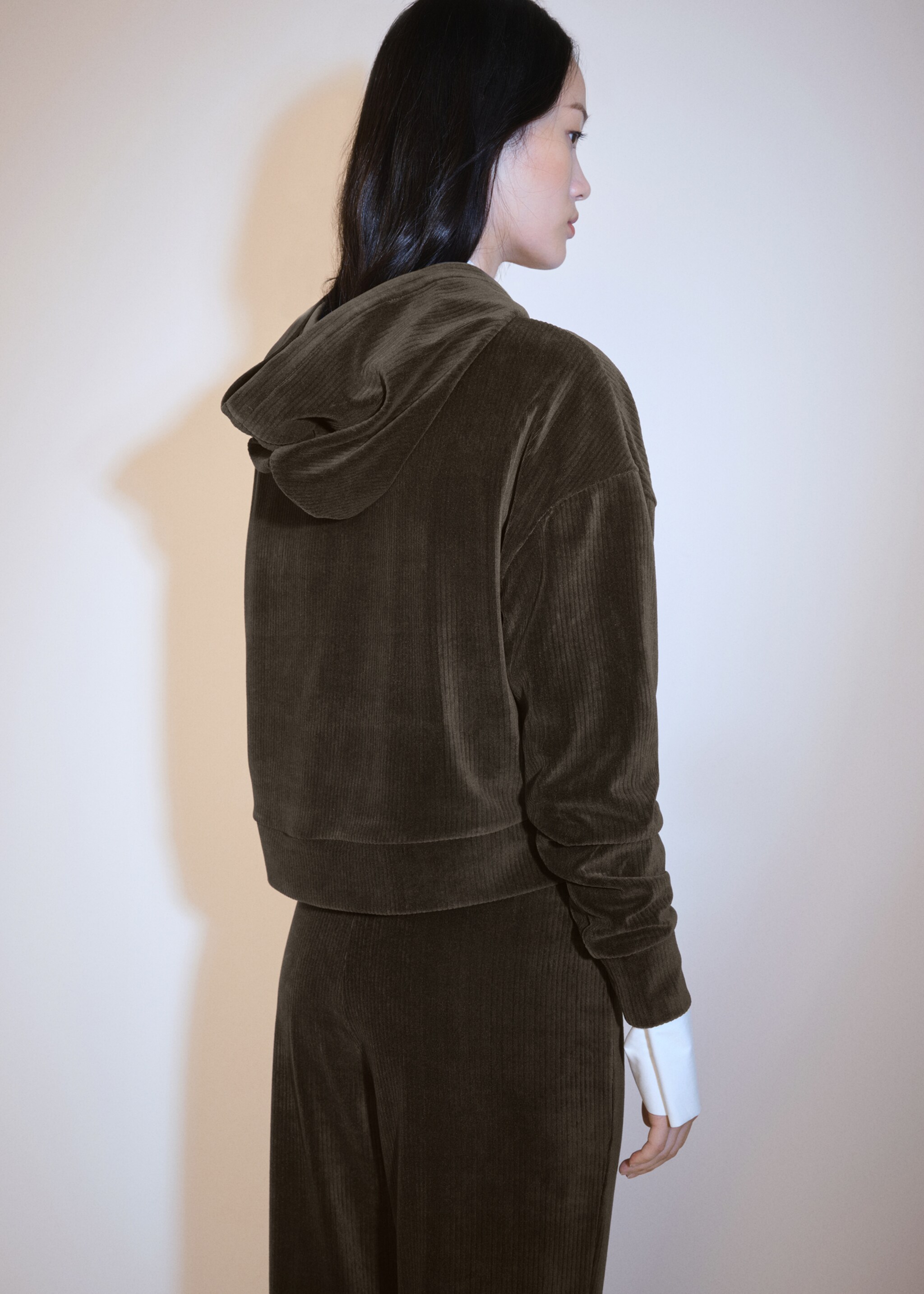 Corduroy hooded sweatshirt - Обратная сторона изделия