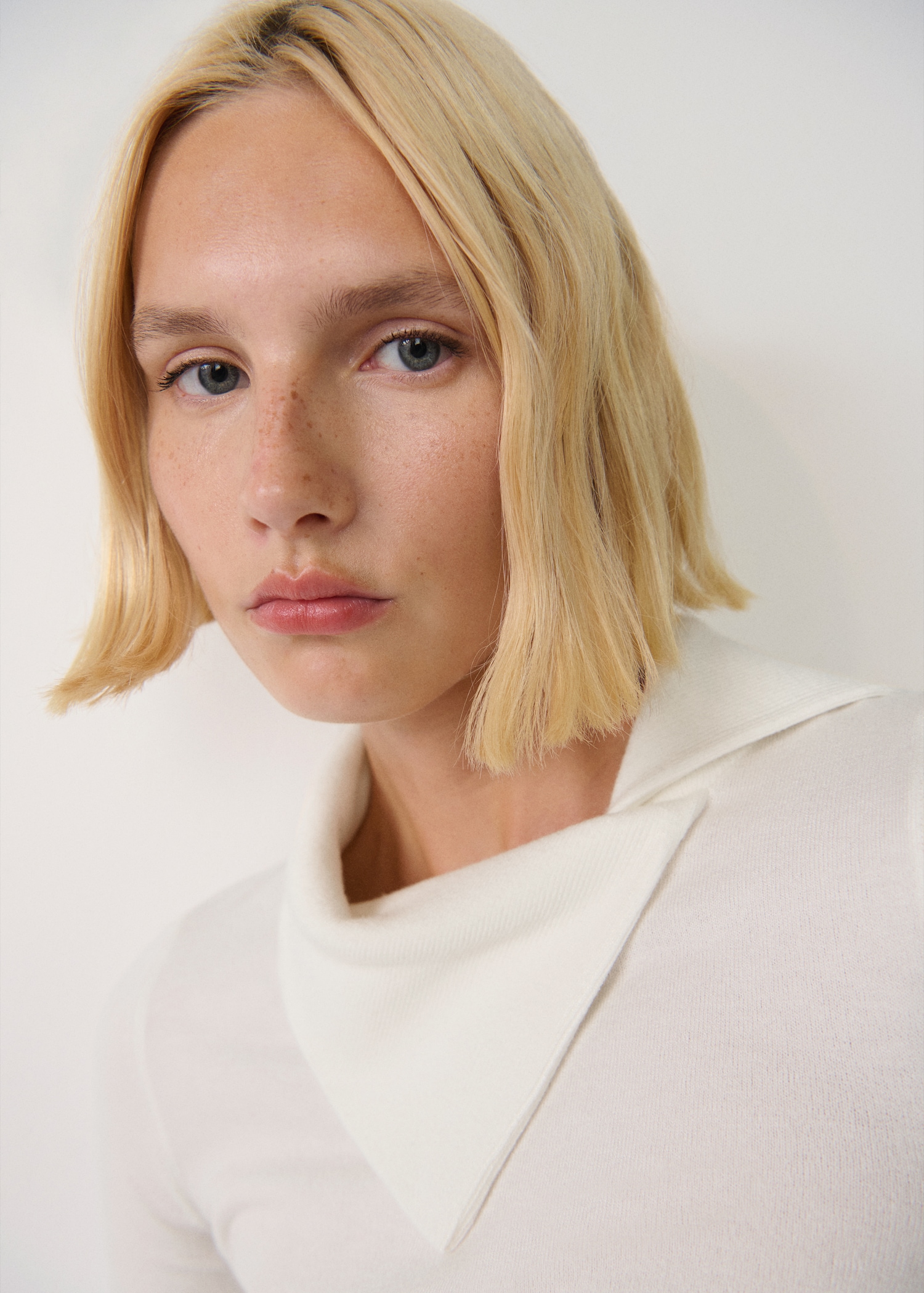 Camp-collar knit sweater - Details of the article 1