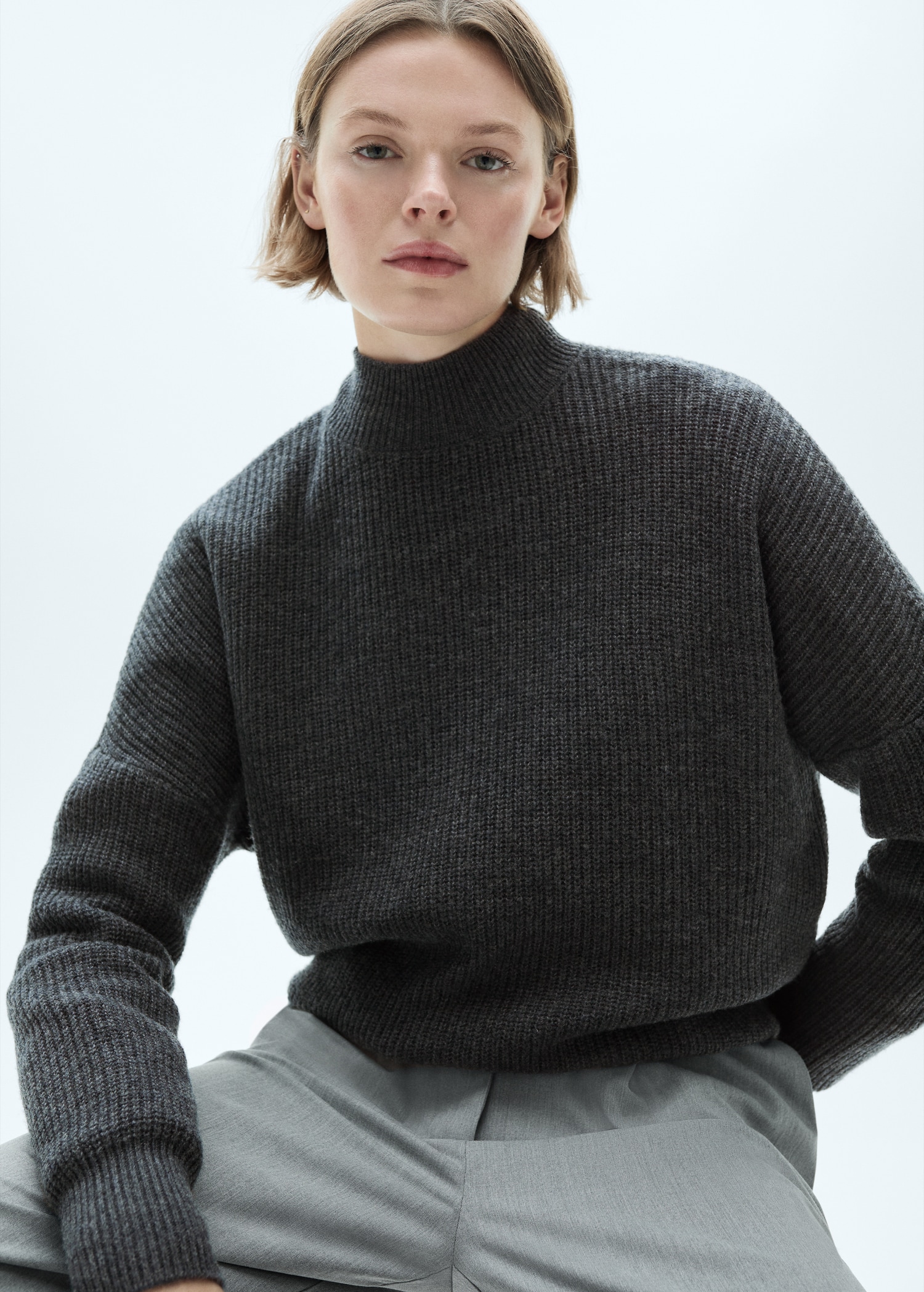 Mango komadi na popustu do 70%: Ovo su naši favoriti 7 Oversize pulover od mješavine vune - Prikaz srednjeg dijela