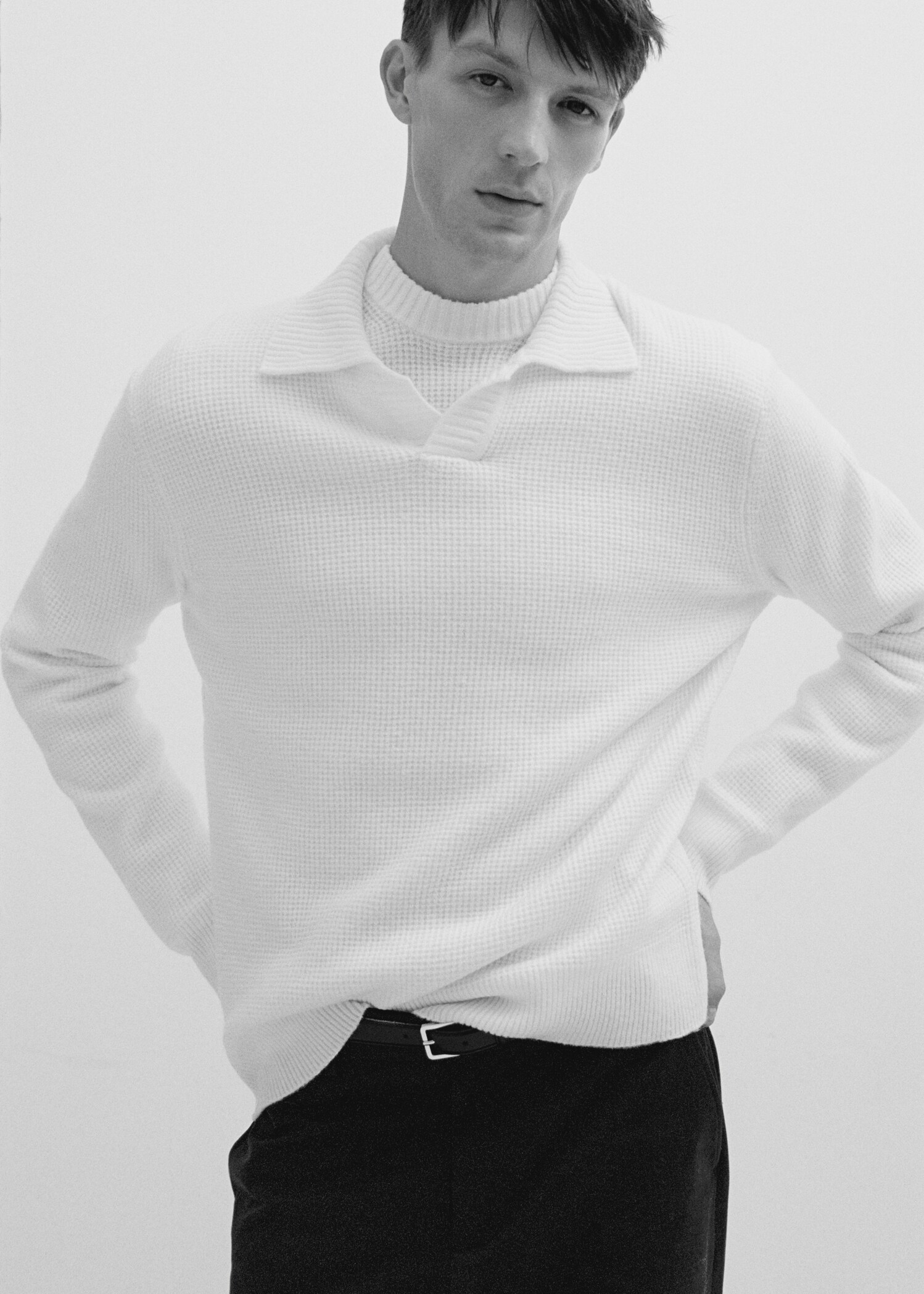 Knitted structured check polo sweater - Details of the article 3