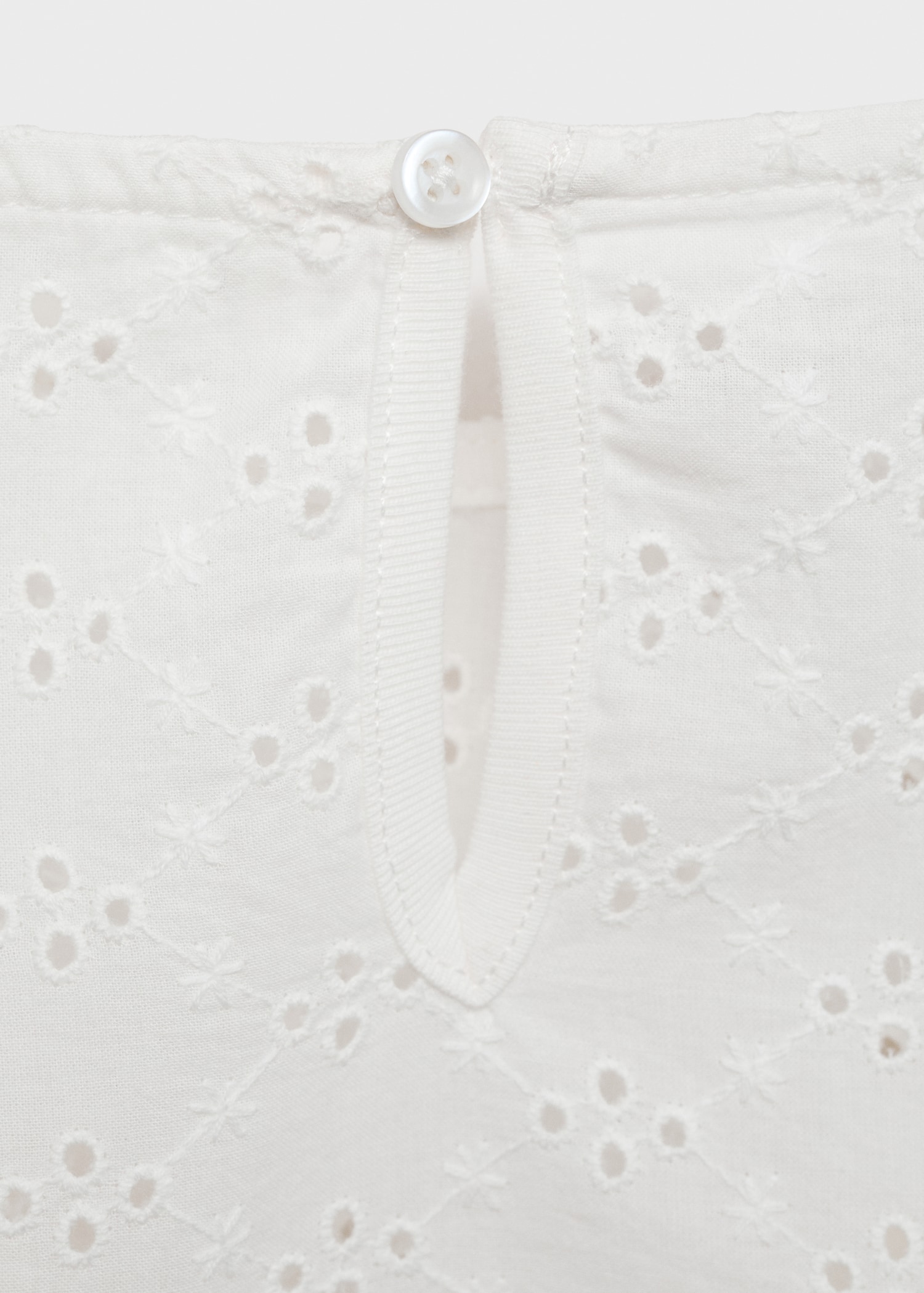 Embroidered detail T-shirt - Details of the article 0