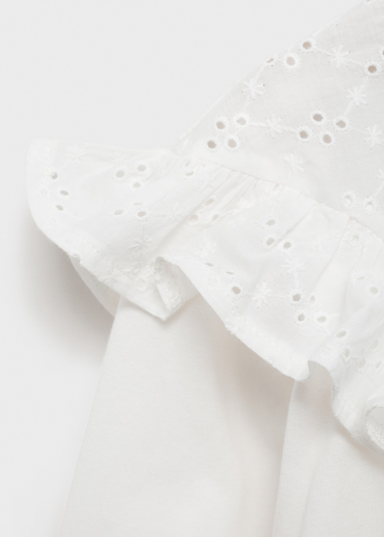 Embroidered detail T-shirt - Details of the article 8
