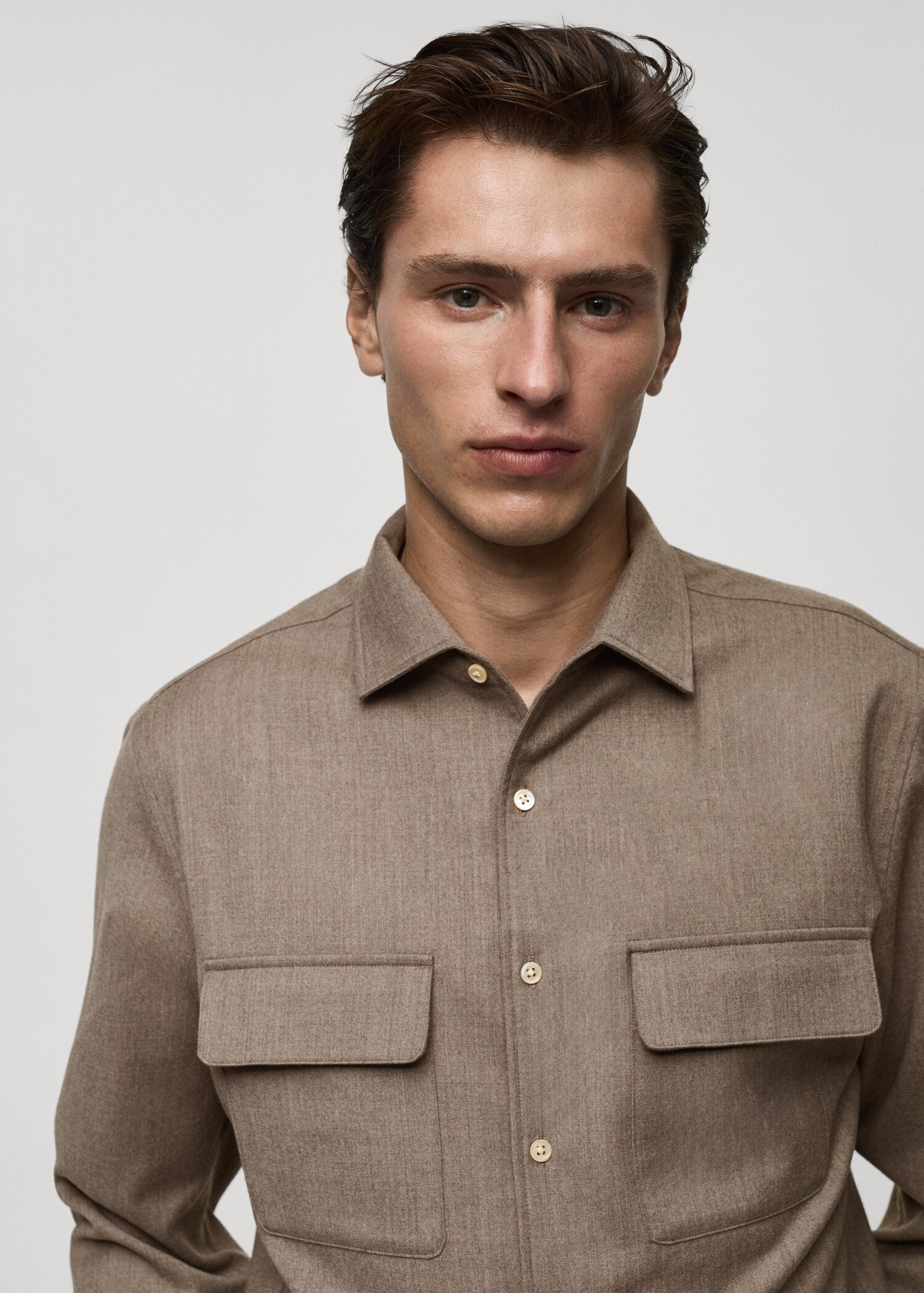 100% wool shirt with pockets - Details of the article 1