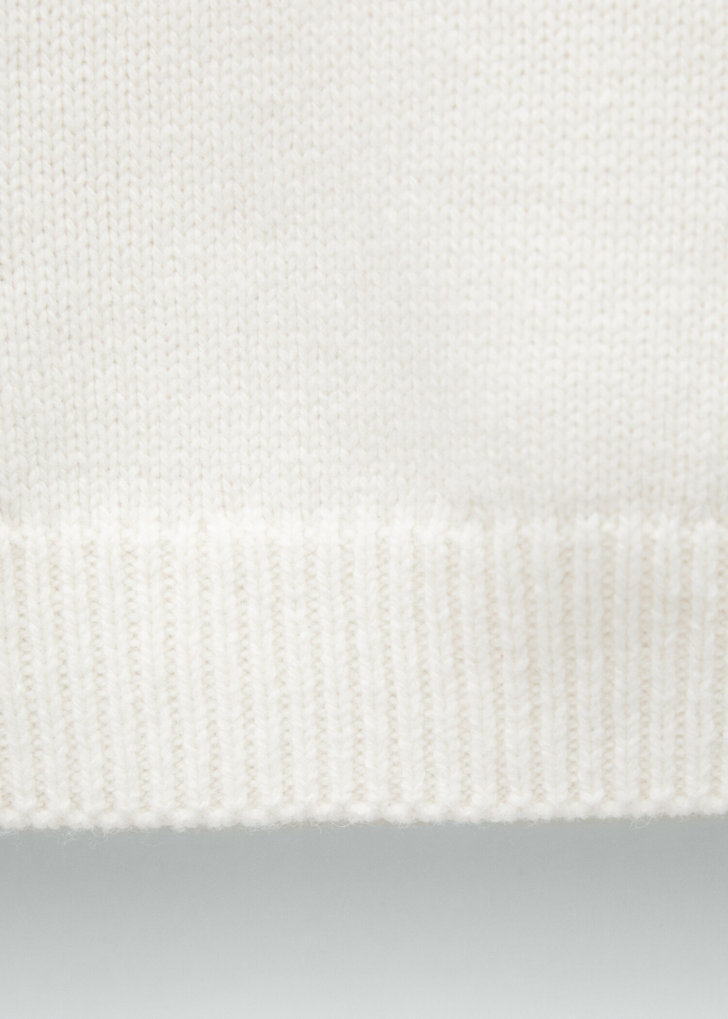 Rounded neck wool sweater - Details of the article 0