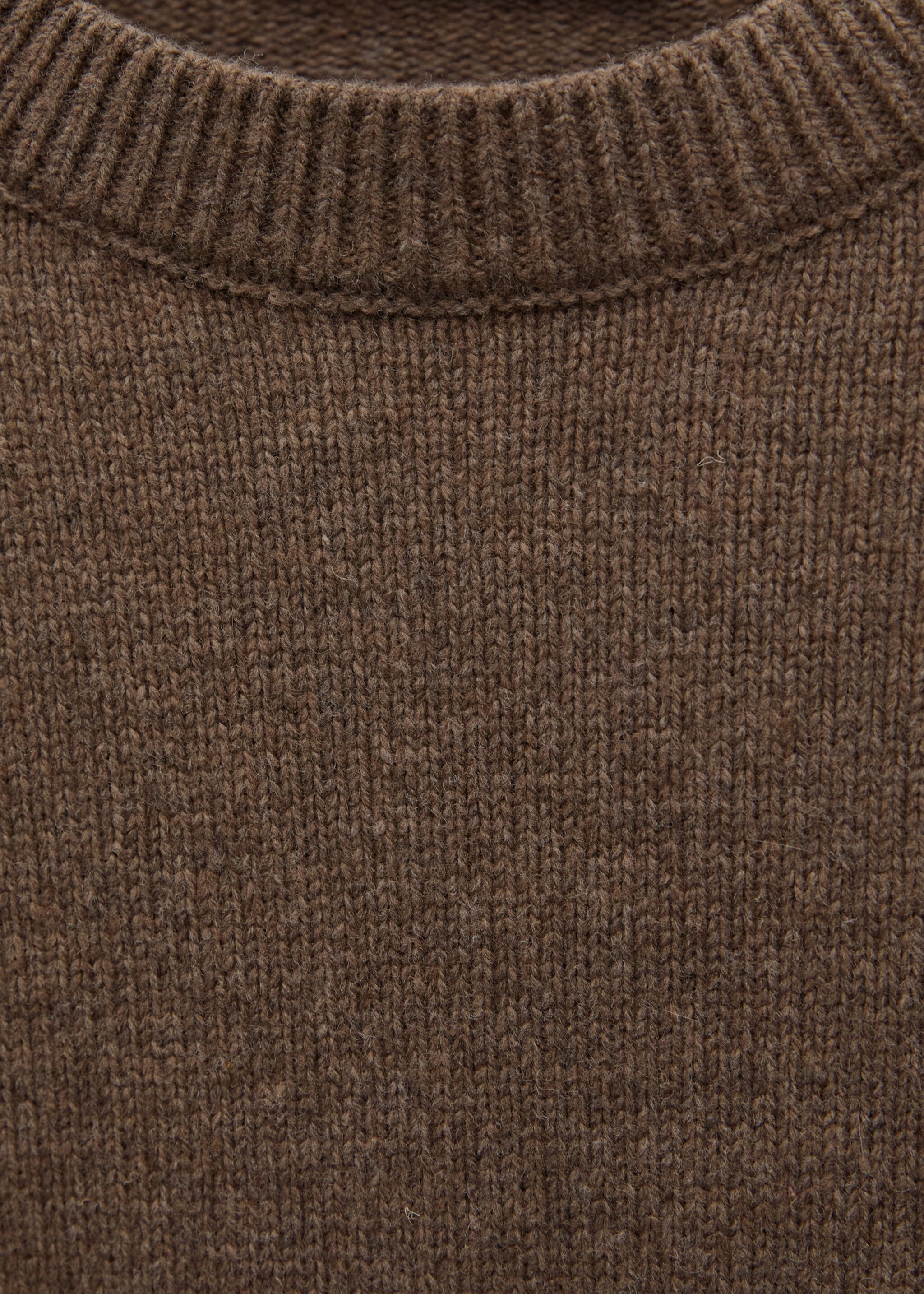 Rounded neck wool sweater - Details of the article 8